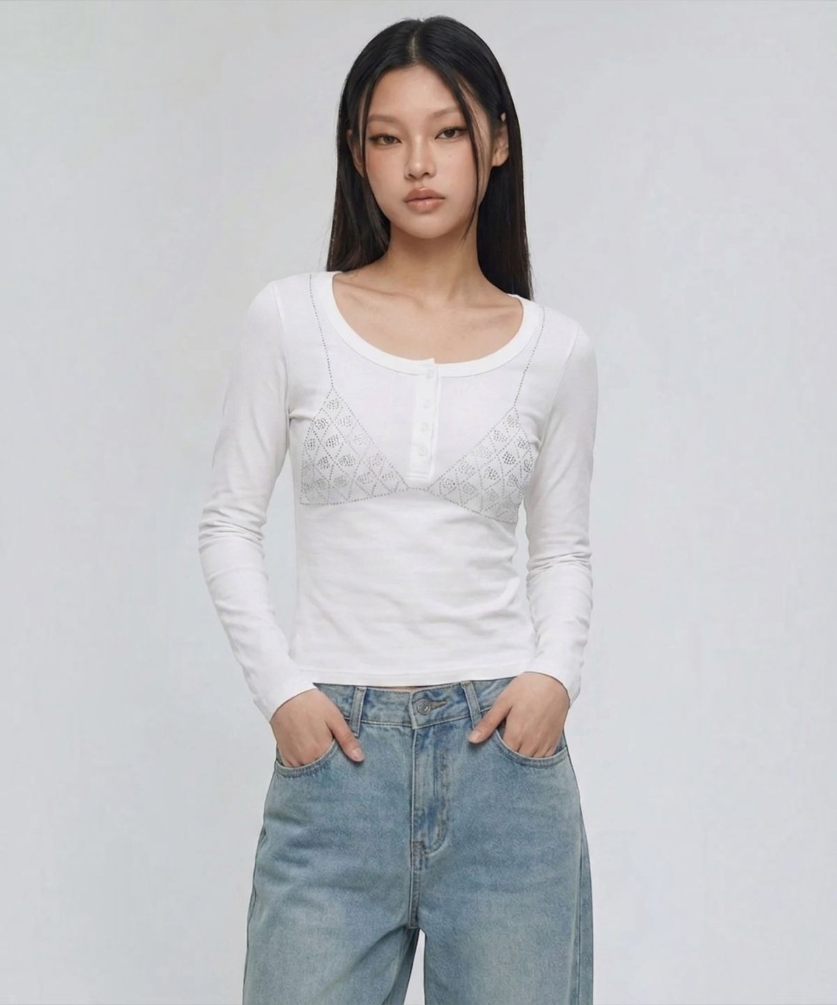 본슬리피(BORN SLIPPY) Crystal Bikini Henley Long Sleeve Tee (White)