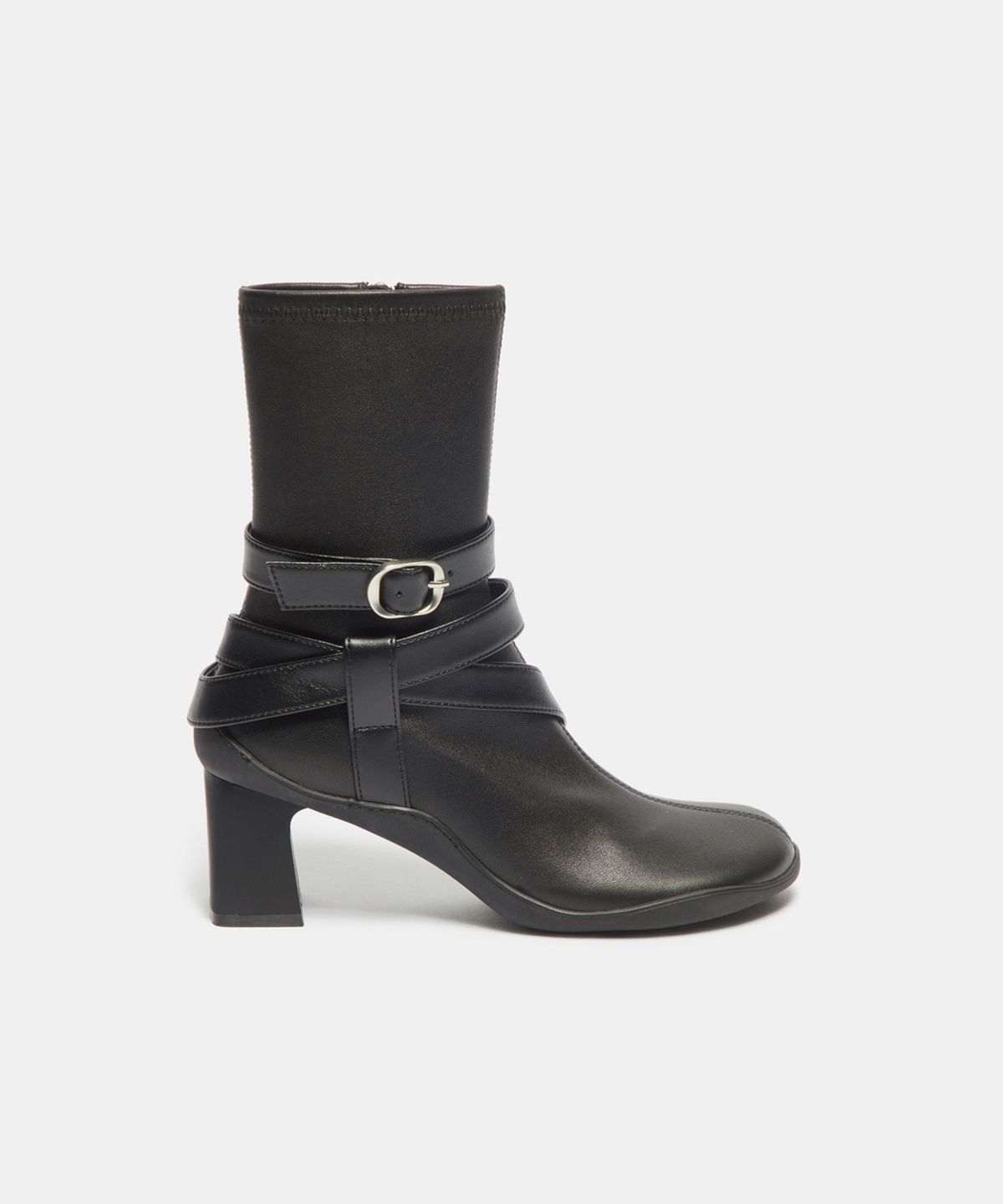 슈콤마보니(SUECOMMA BONNIE) Wrap buckle ankle boots(black)_DG3CW26503BLK