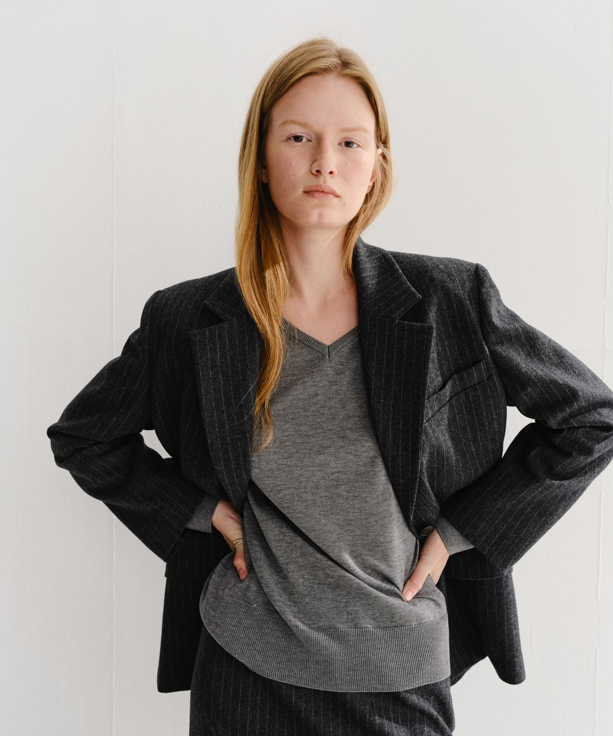 이아(EAAH) LOE WOOL SINGLE JACKET (CHARCOAL STRIPE)