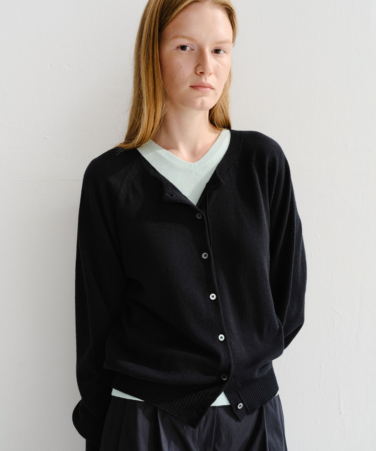 이아(EAAH) LUA ROUND SLEEVE CARDIGAN (BLACK)