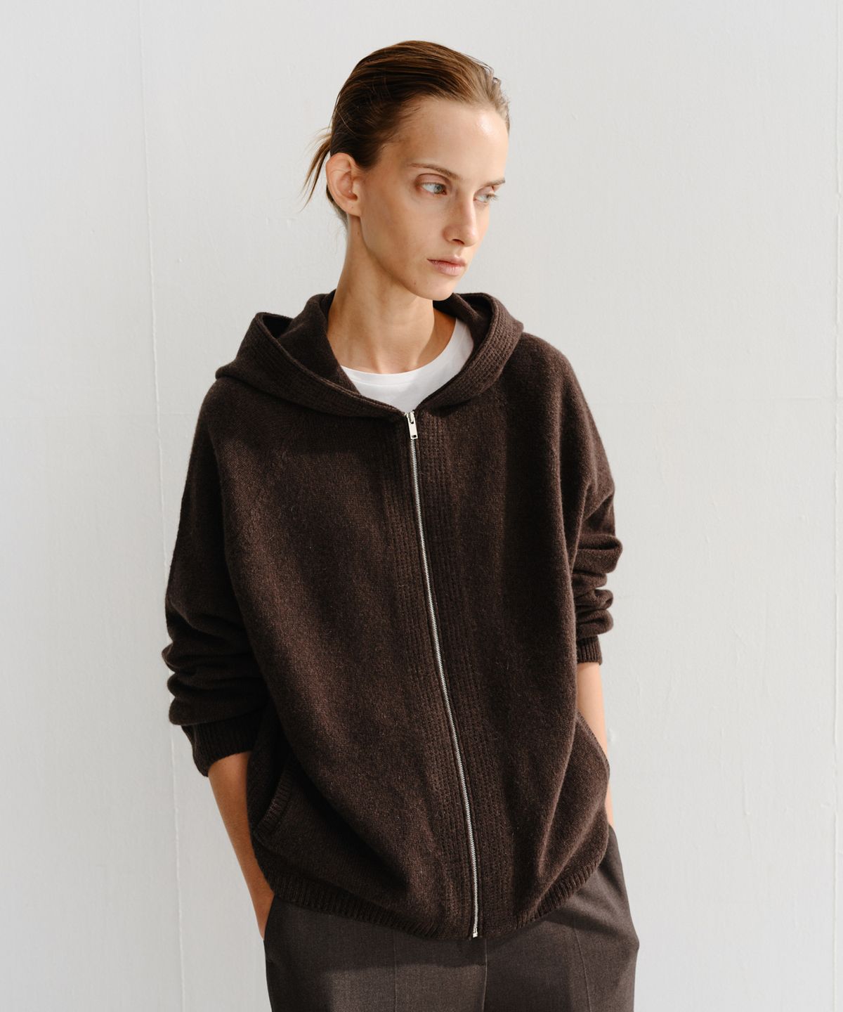 이아(EAAH) AUSTIN CASHMERE HOODIE ZIP UP (BROWN)