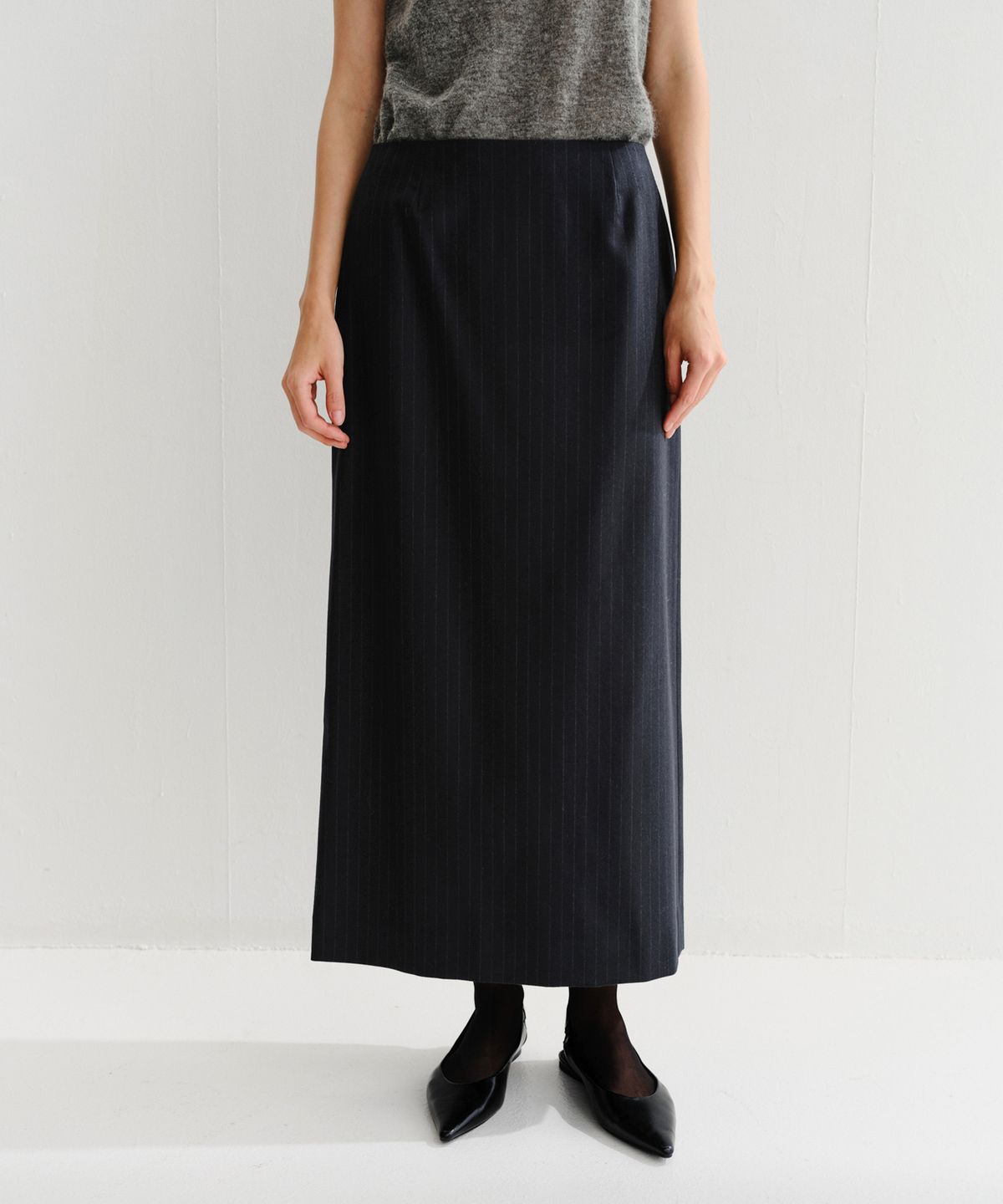 이아(EAAH) LOE STRAIGHT MAXI SKIRT (NAVY STRIPE)