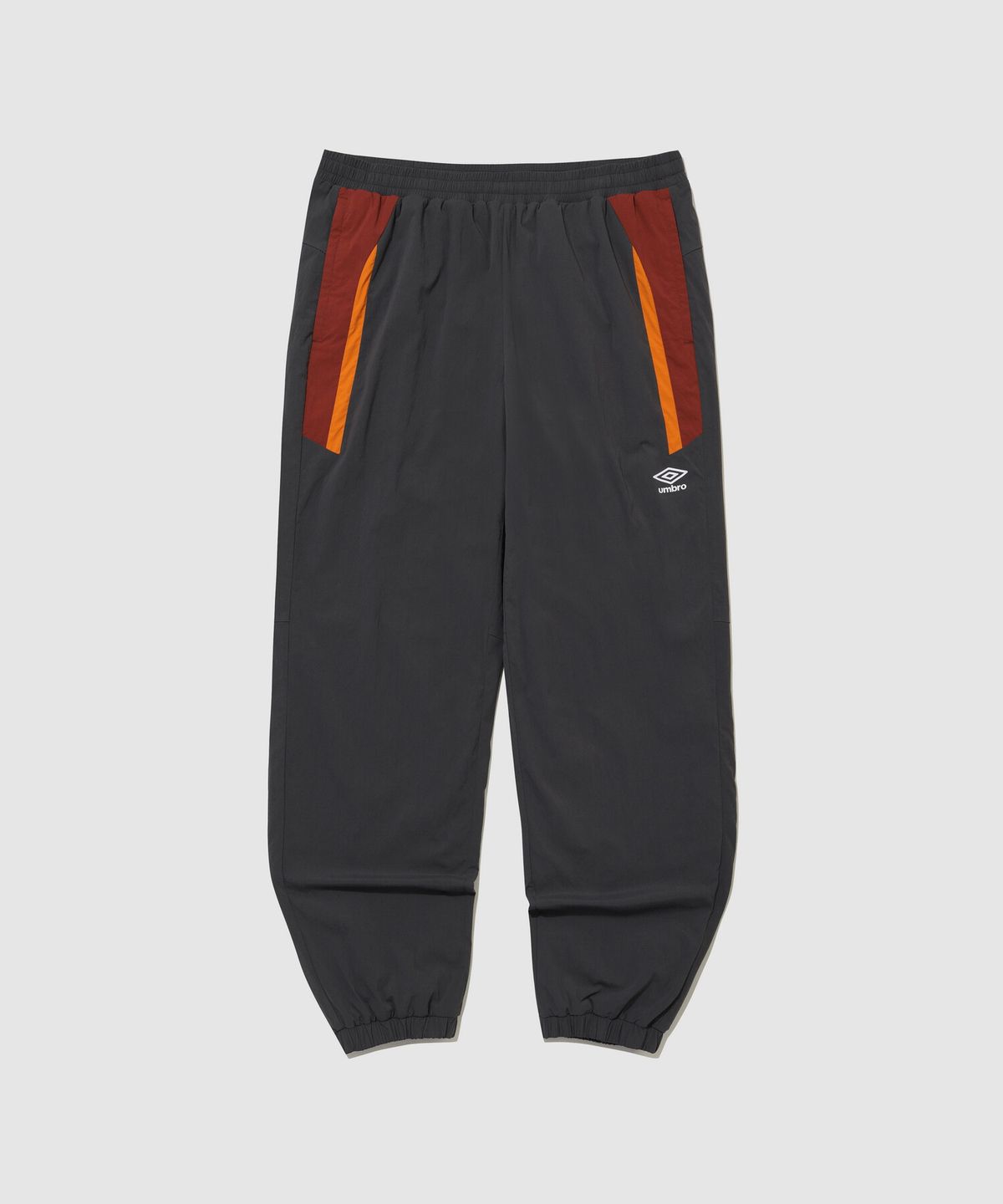 엄브로(UMBRO) 아이코닉 웜업 우븐 팬츠 챠콜 UR321SPT99
