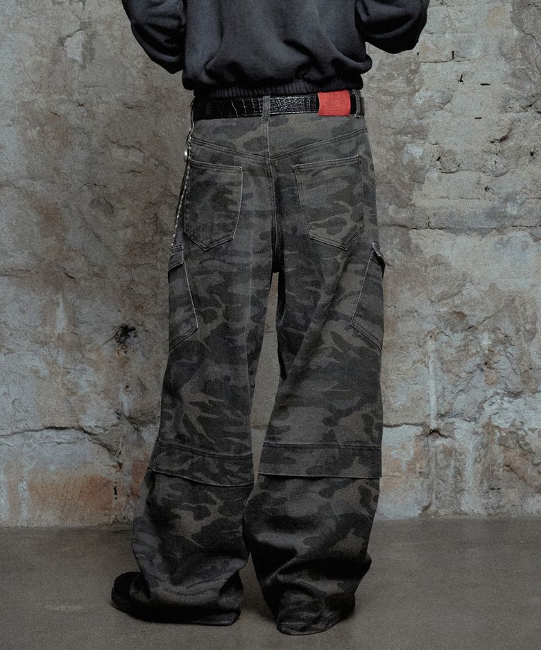 Panel Dart Washed Twill Cargo Pants - Black