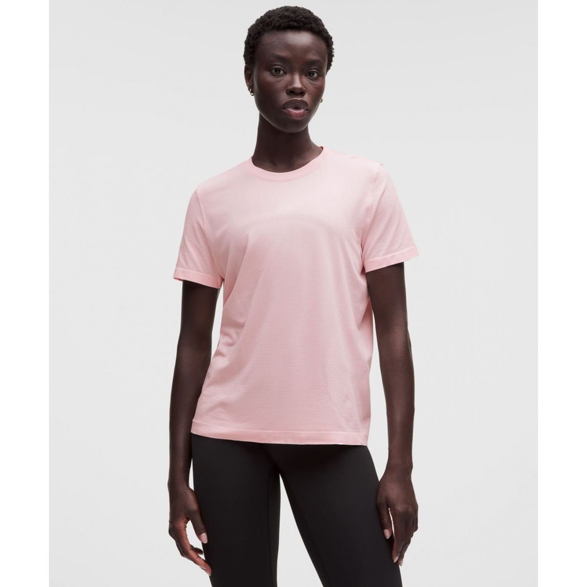룰루레몬(LULULEMON) 스위프틀리 릴랙스드 숏슬리브 셔츠 *업데이트 핏  PIAR PIAR