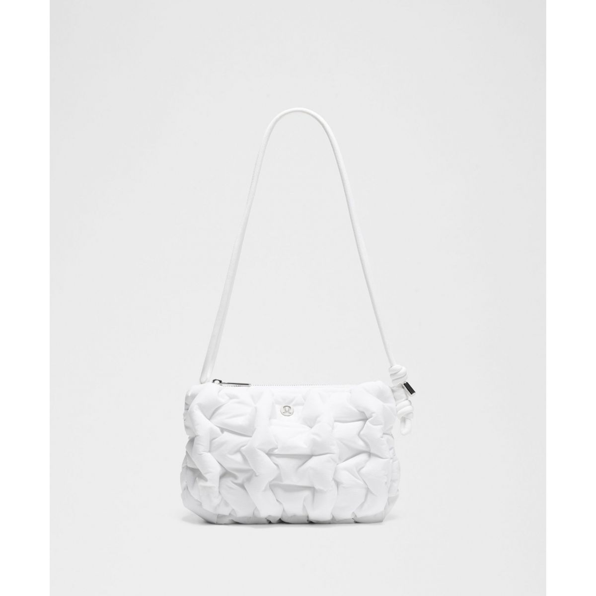 룰루레몬(LULULEMON) 퀼티 퍼프 스몰 크로스바디 백 2.4L  WHT SLVR