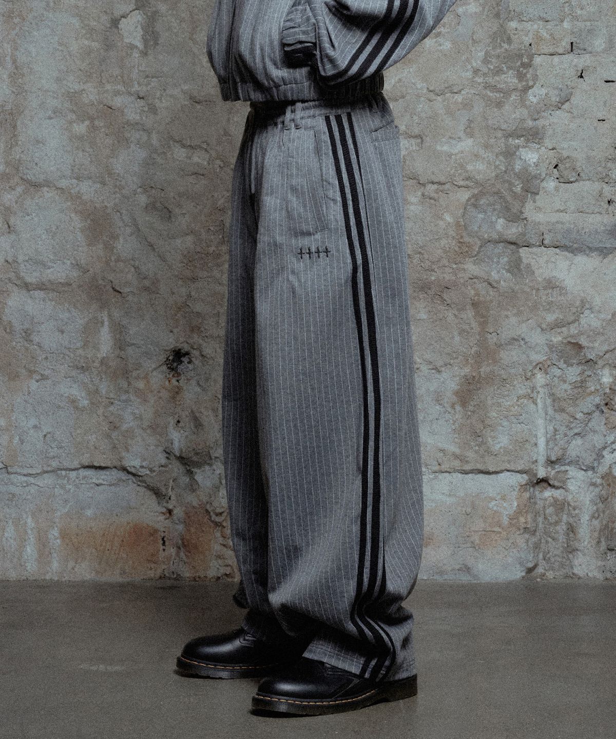 낫포너드(NOT4NERD) Stripe Balloon Track Pants - Grey
