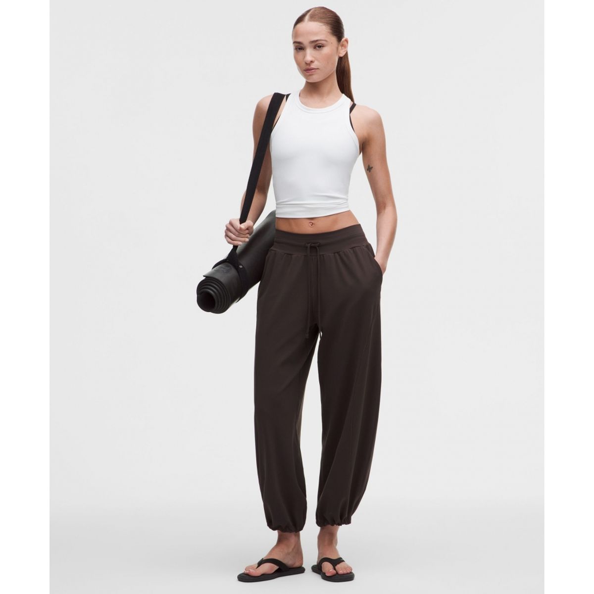 룰루레몬(LULULEMON) 그루브 로우라이즈 릴랙스드 신치 팬츠 *레귤러  MAMU