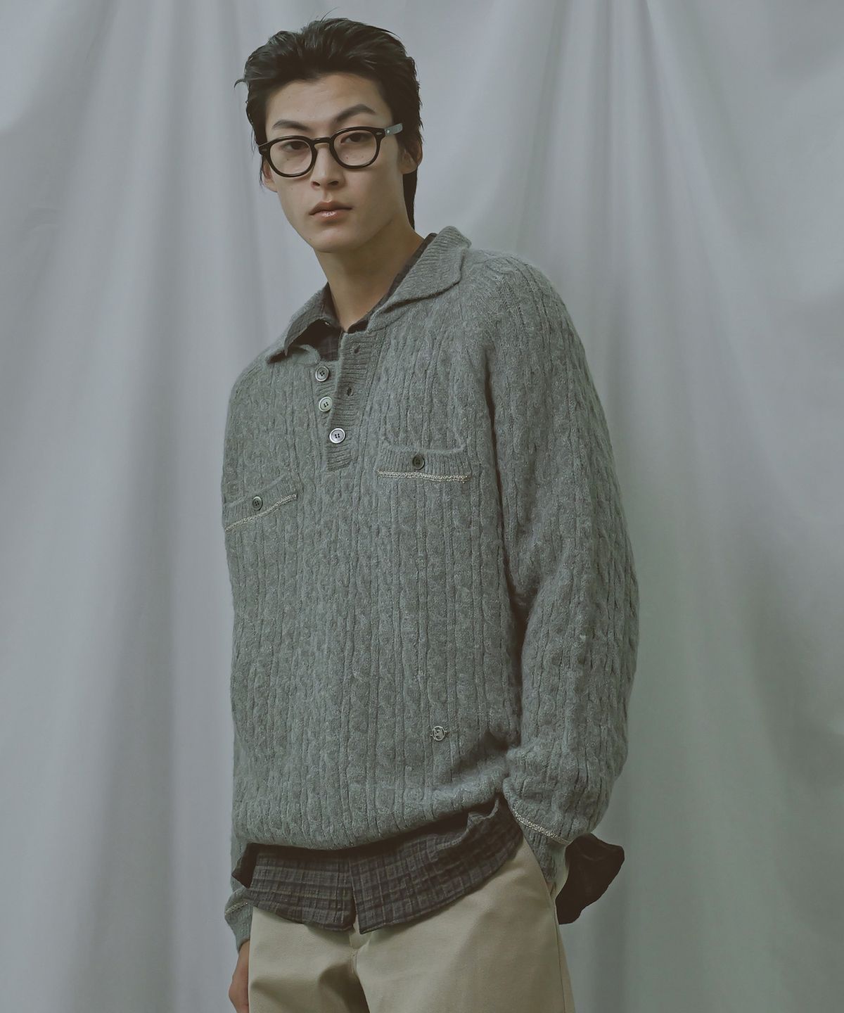 비욘드클로젯(BEYOND CLOSET) [COLLECTION LINE] 체인 디테일 알파카 니트 그레이