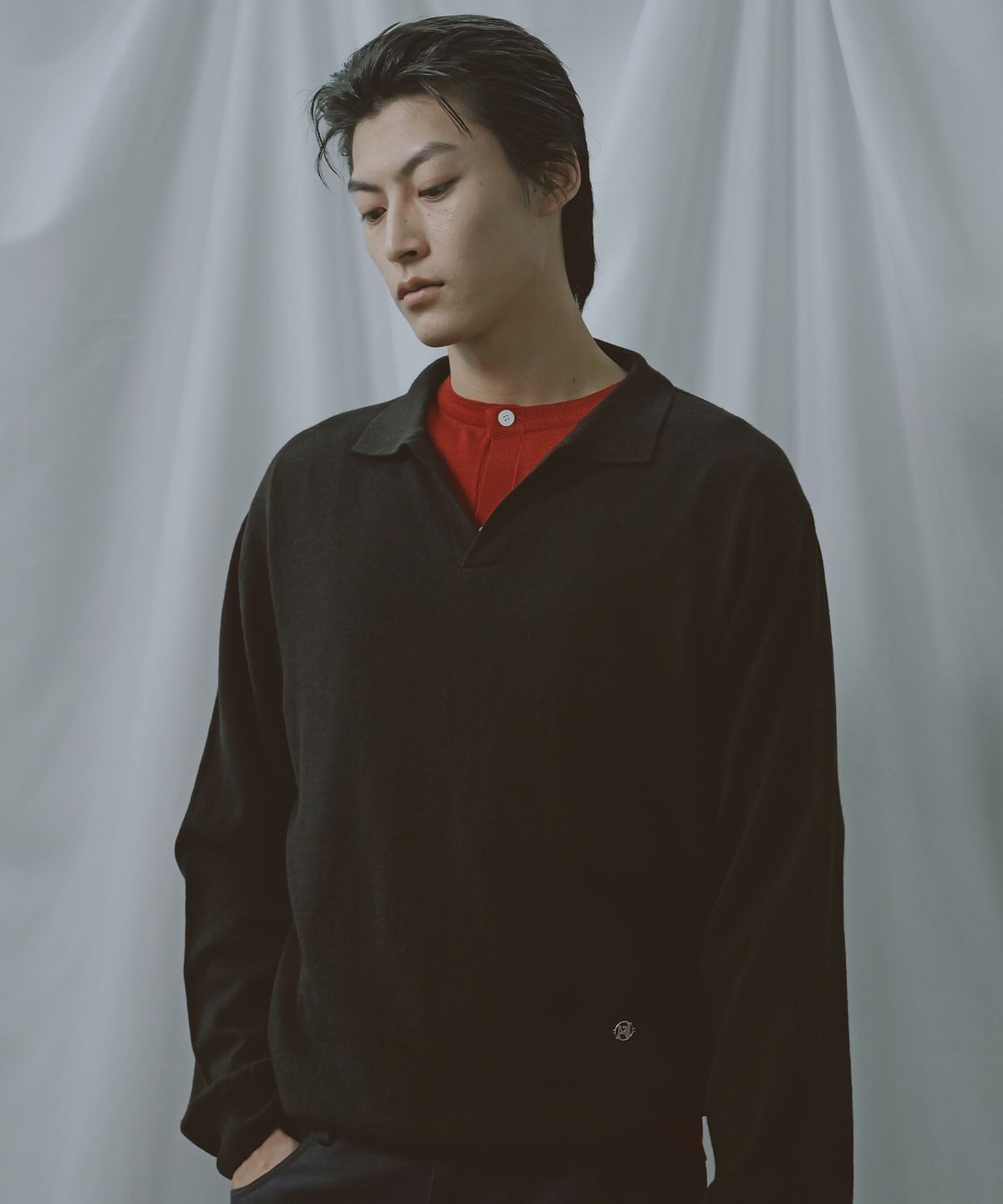 비욘드클로젯(BEYOND CLOSET) [COLLECTION LINE] 파인 울 피트 카라 니트 블랙