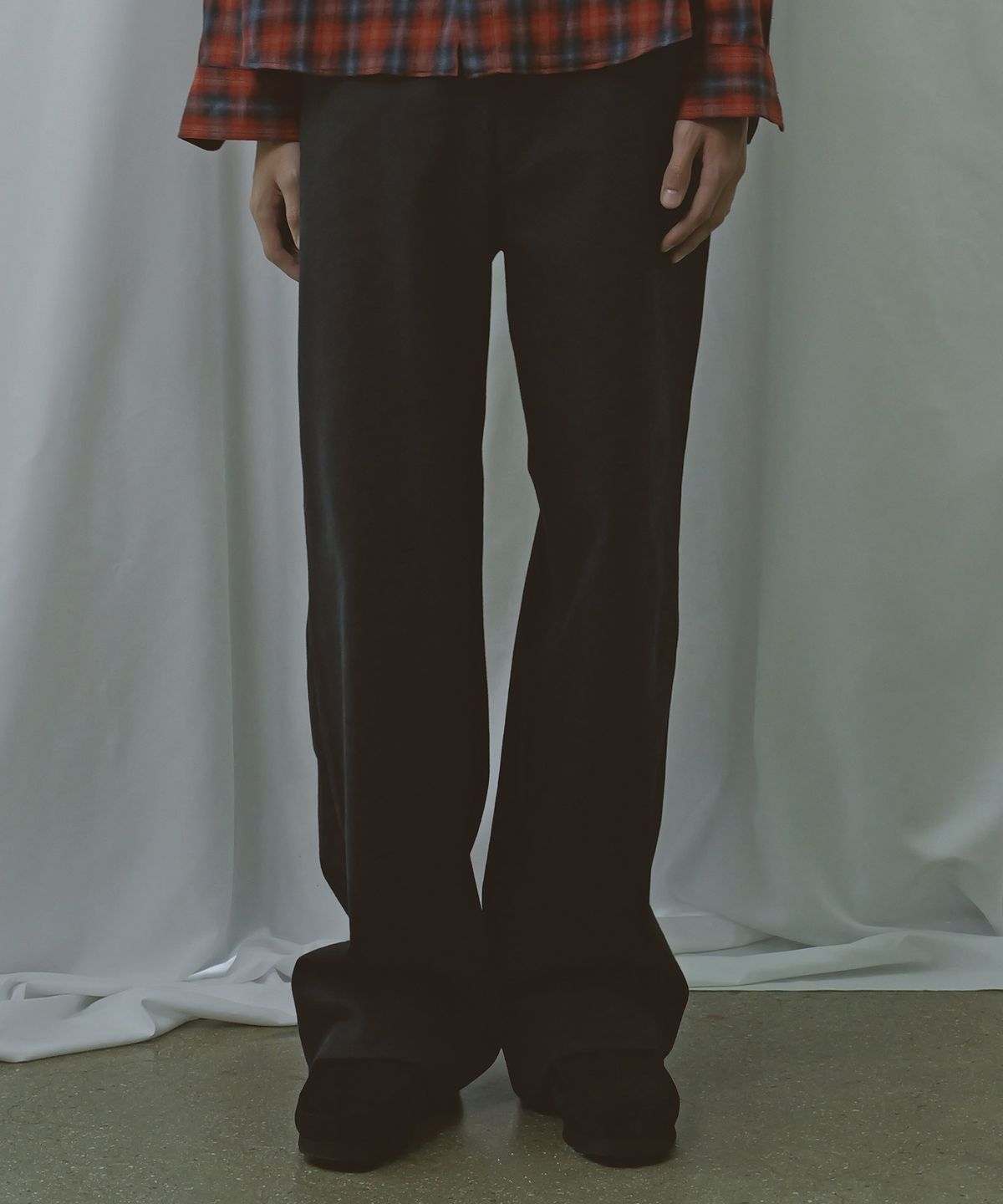 비욘드클로젯(BEYOND CLOSET) [COLLECTION LINE] 럭스 페브릭 몰스킨 팬츠 네이비