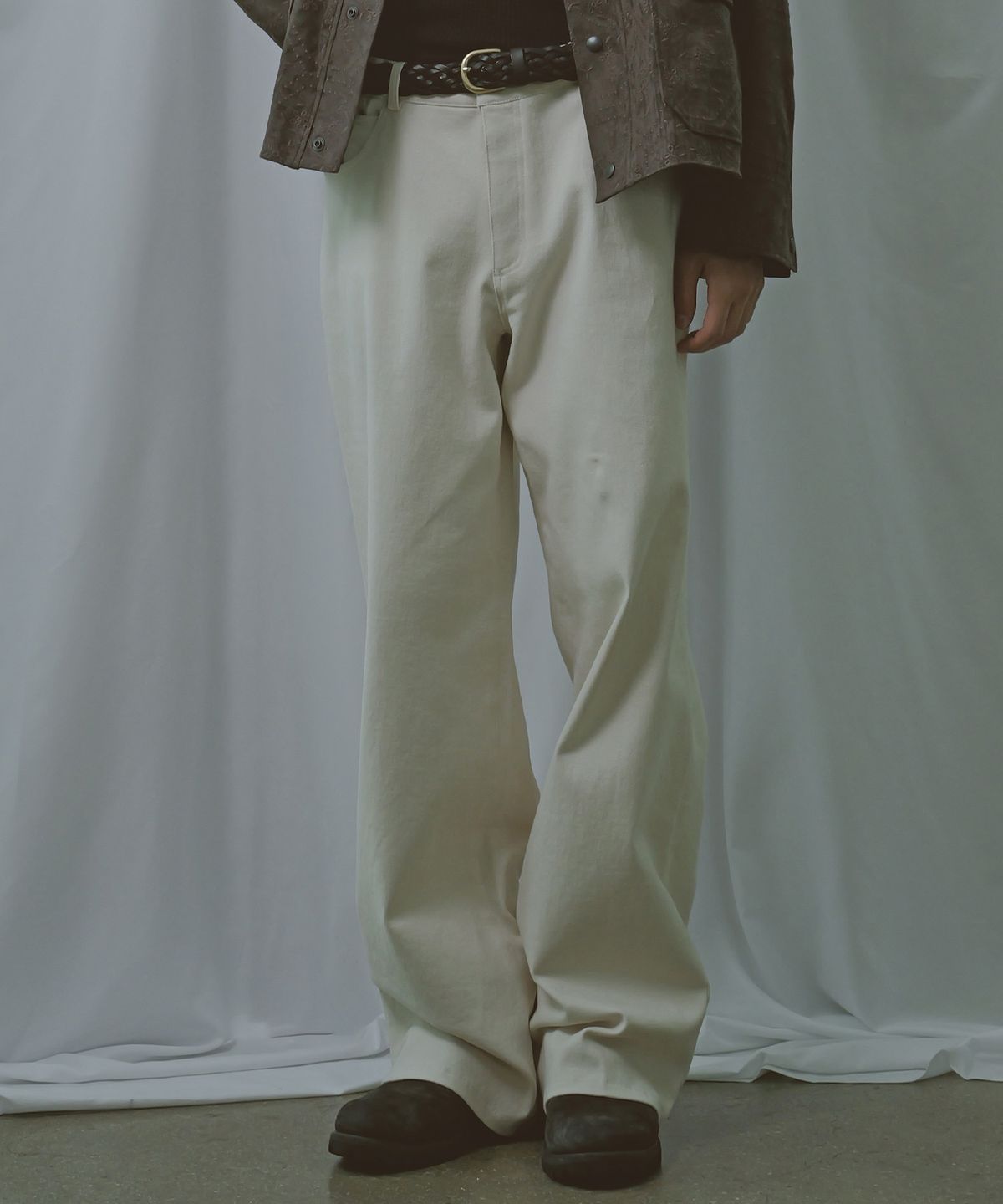 비욘드클로젯(BEYOND CLOSET) [COLLECTION LINE] 럭스 페브릭 몰스킨 팬츠 아이보리