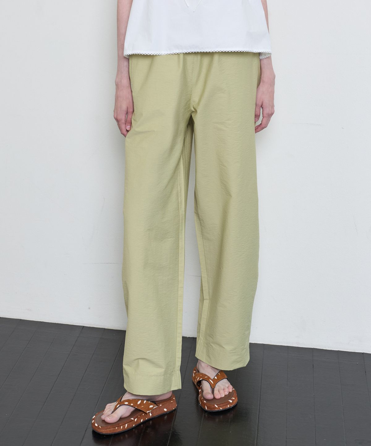 누베르(NUVERE) Scope Pants Lime