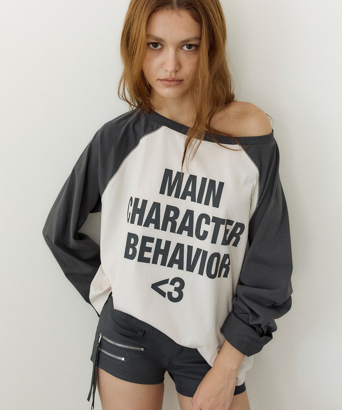 페이네틱(PAINETIC) Main Character Raglan Tee (CHARCOAL)