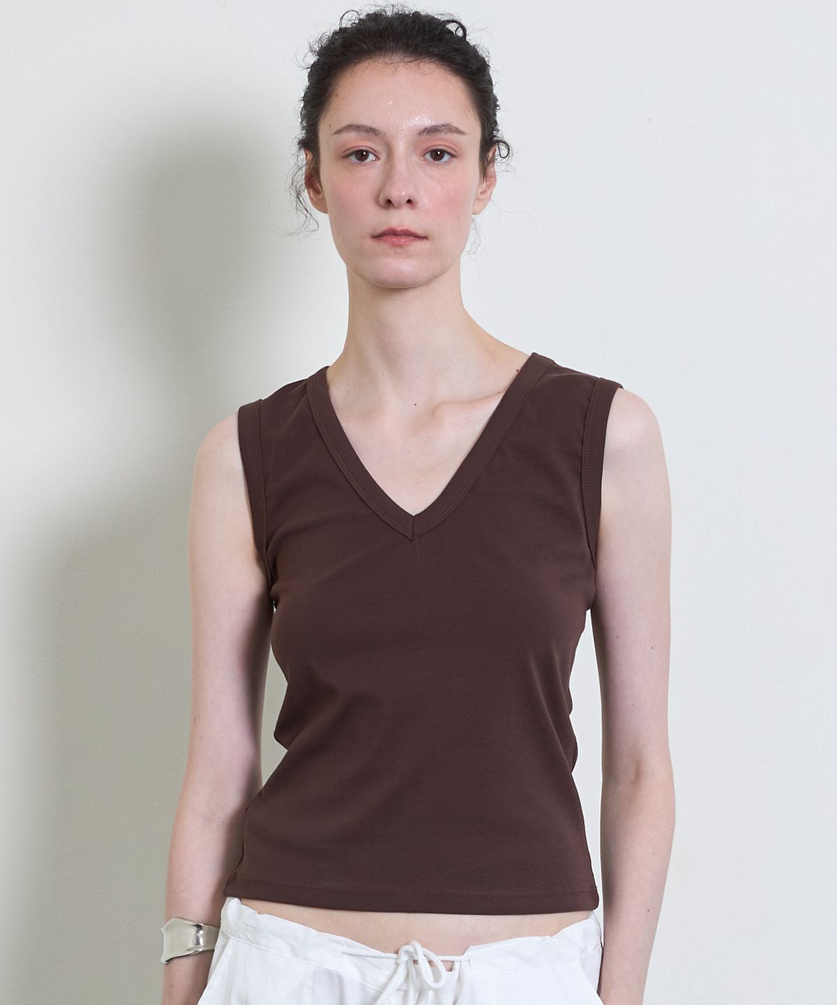 누베르(NUVERE) Loe Sleeveless Brown