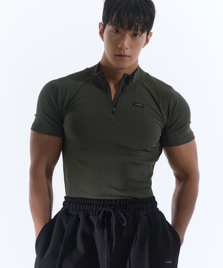 7 퍼포먼스 테크 머슬핏 집업 티셔츠 카키