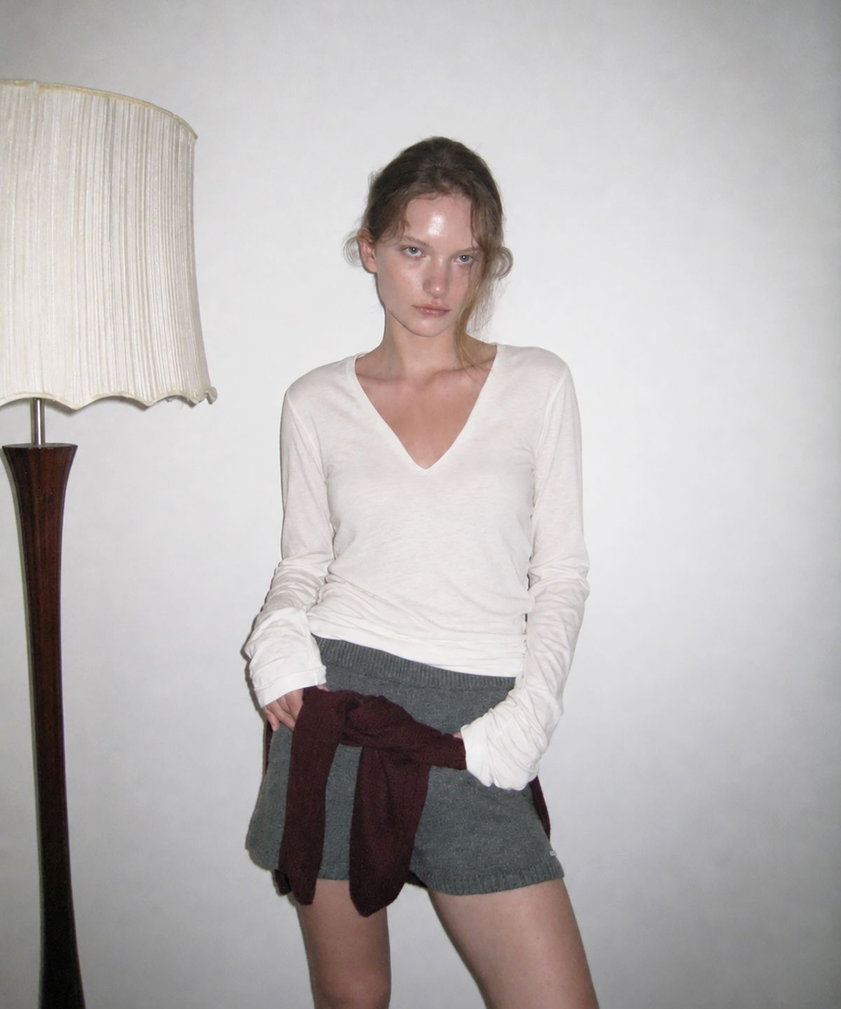 어패럴아카이브(APPAREL ARCHIVE) Fawn deep v-neck tee - Ivory