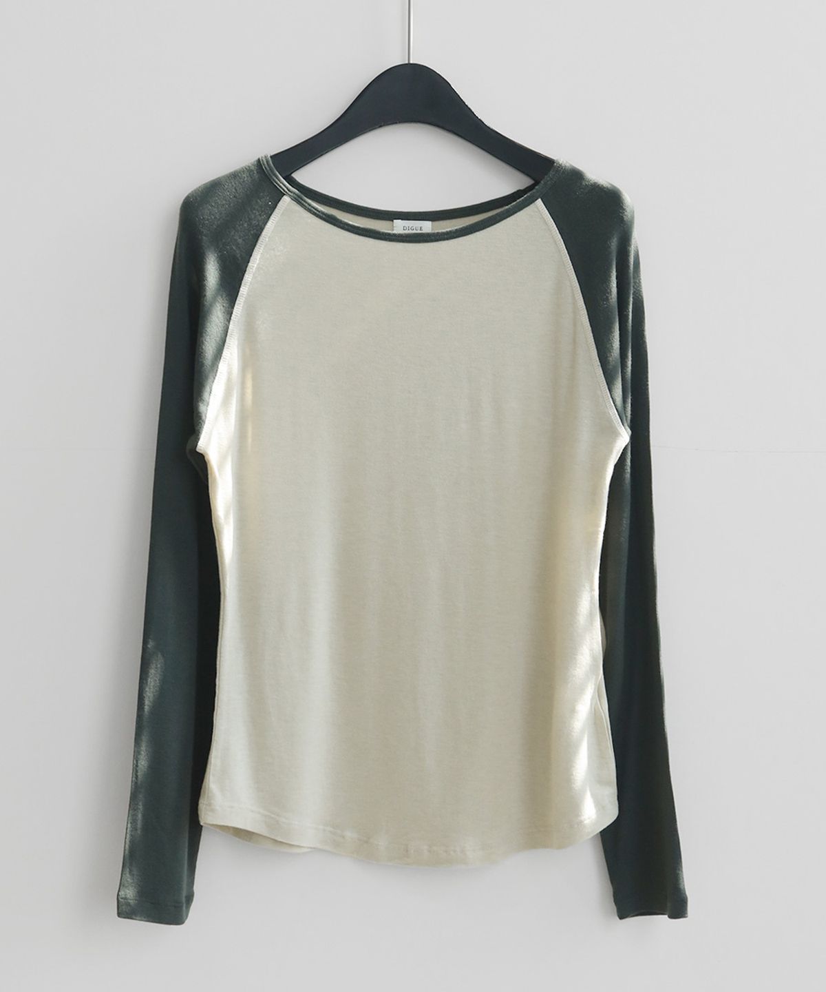 디그(DIGUE) sadie raglan boatneck T (KHAKI)