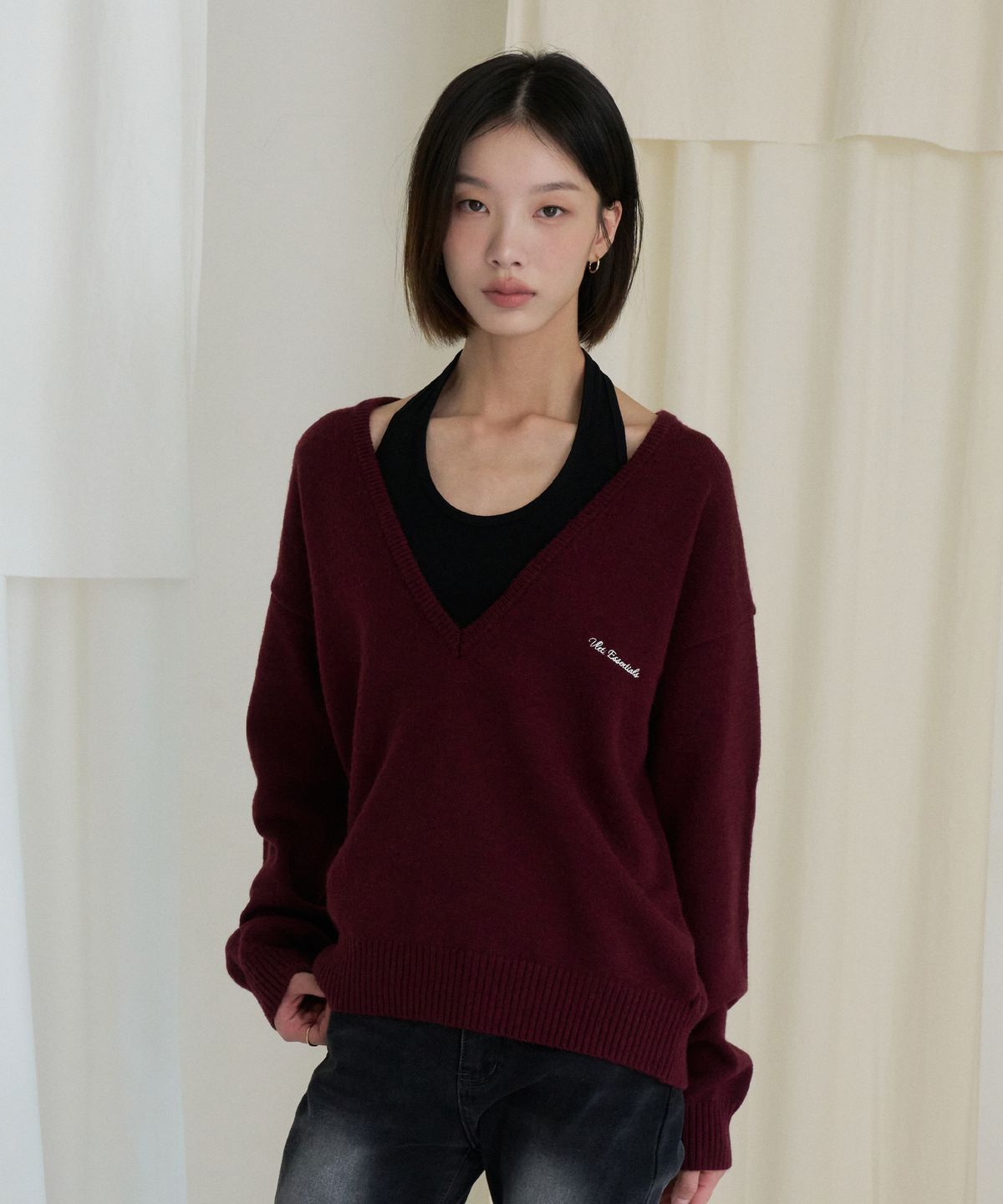 블레티(VLETI) Deep V-Neck Embroidered Knit(burgundy)