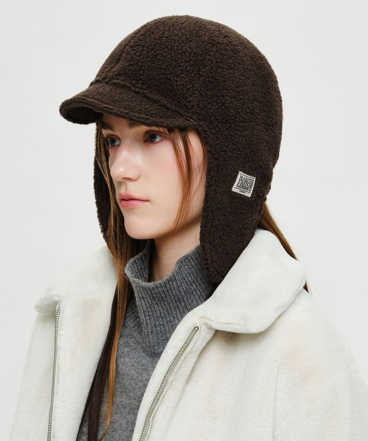 마리떼 프랑소와 저버(MARITHÉ + FRANҪOIS GIRBAUD) MICRO CLASSIC LOGO FLEECE EARFLAP CAP dark brown