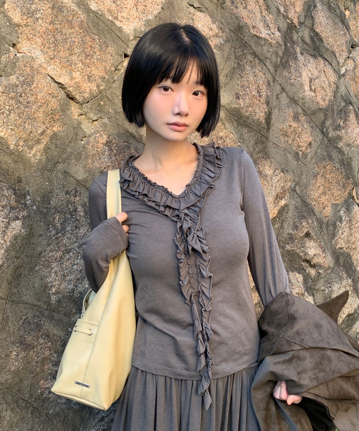 레이브(RAIVE) Ruffle Detail Top VW6AE960_2color