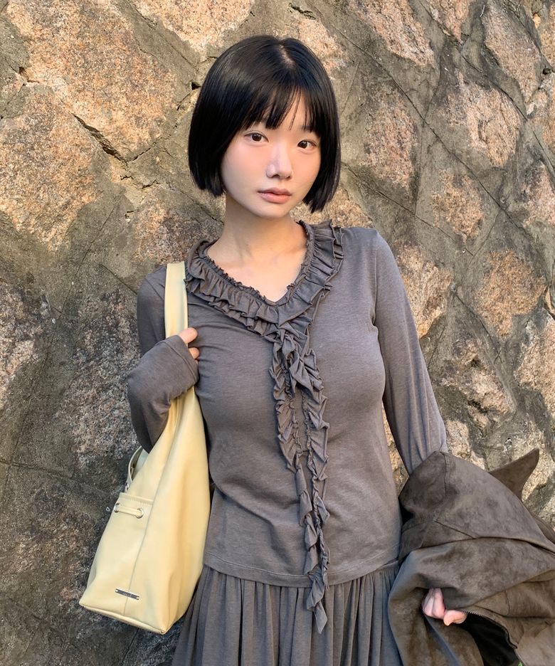 [윤수 PICK] Ruffle Detail Top VW6AE960_2color