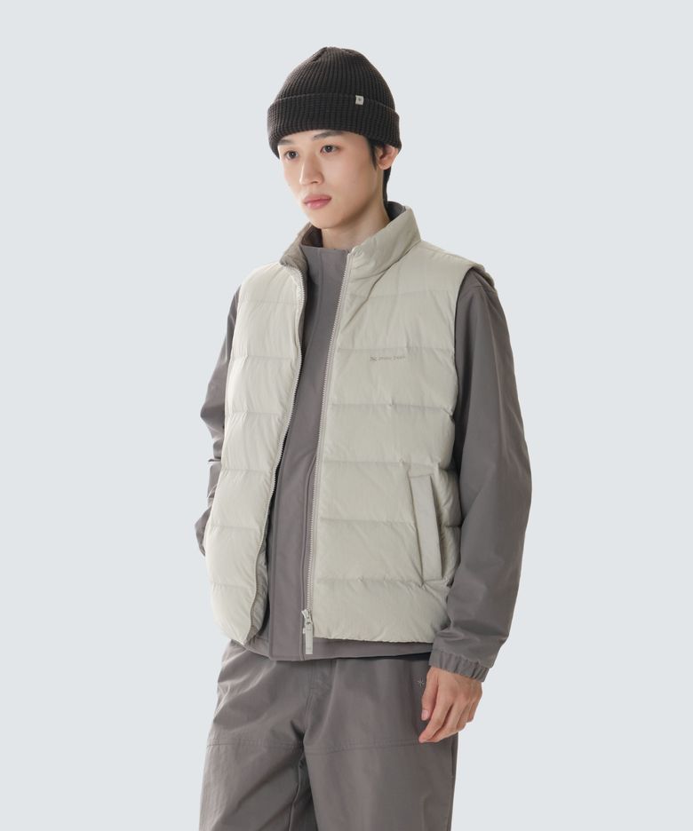 랜드 스탠드넥 경량 다운 베스트 (S26WMGDV64) Light Beige