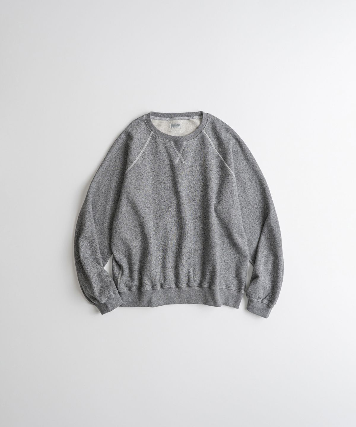 비헤비어(BEHEAVYER) CLASSIC SWEAT SHIRTS salt & pepper