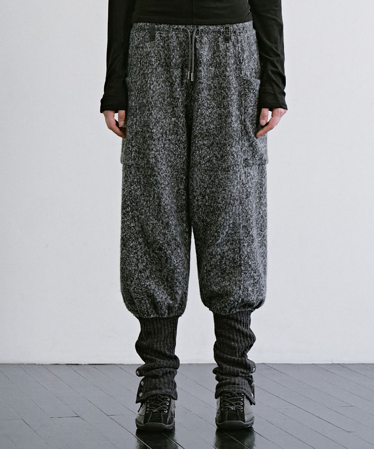 트리밍버드(TREEMINGBIRD) Knee-Sock Layered Set-up Pants [ Melange Gray ]
