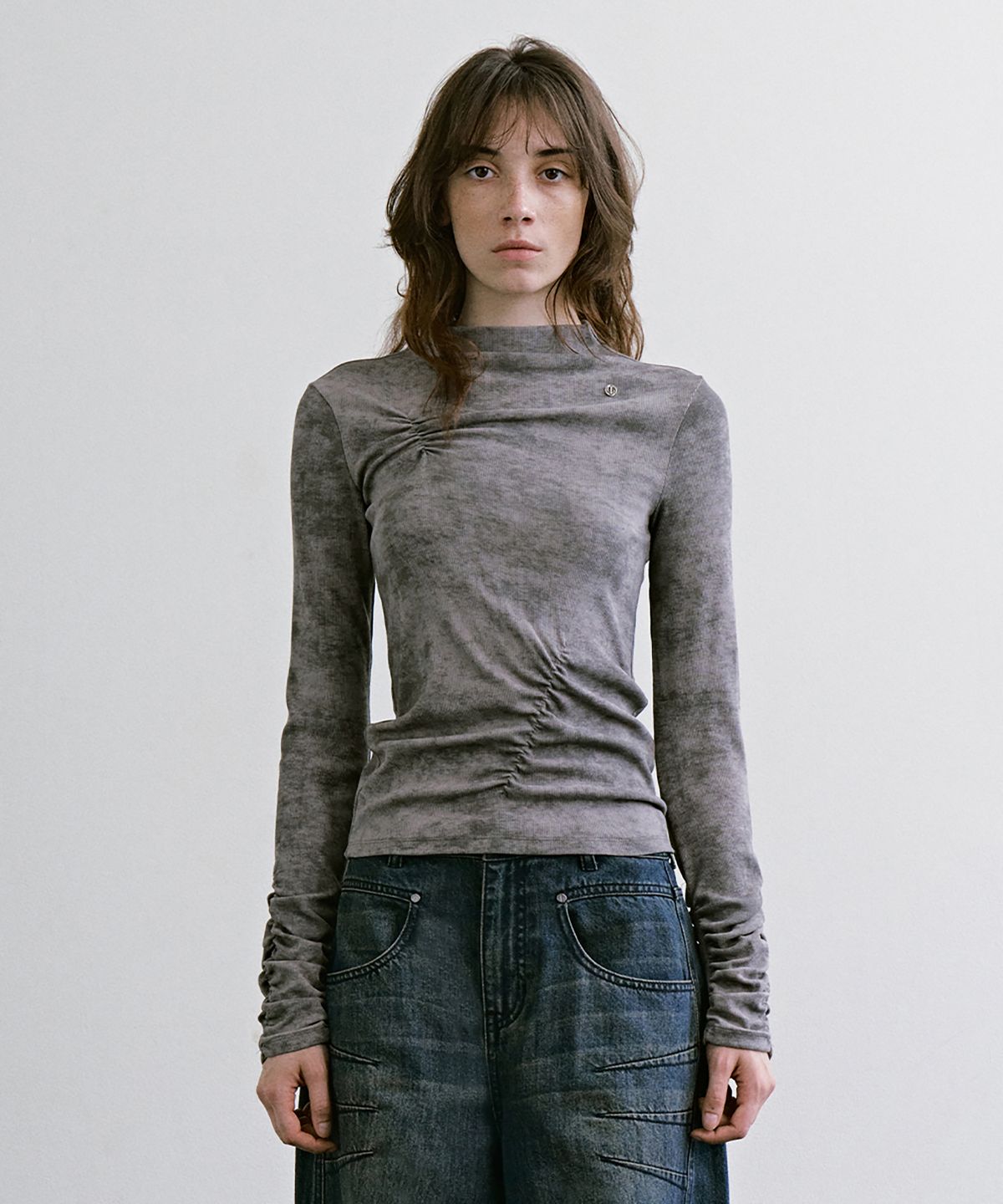 트리밍버드(TREEMINGBIRD) Blurry Print Mock Neck Top [ Gray ]