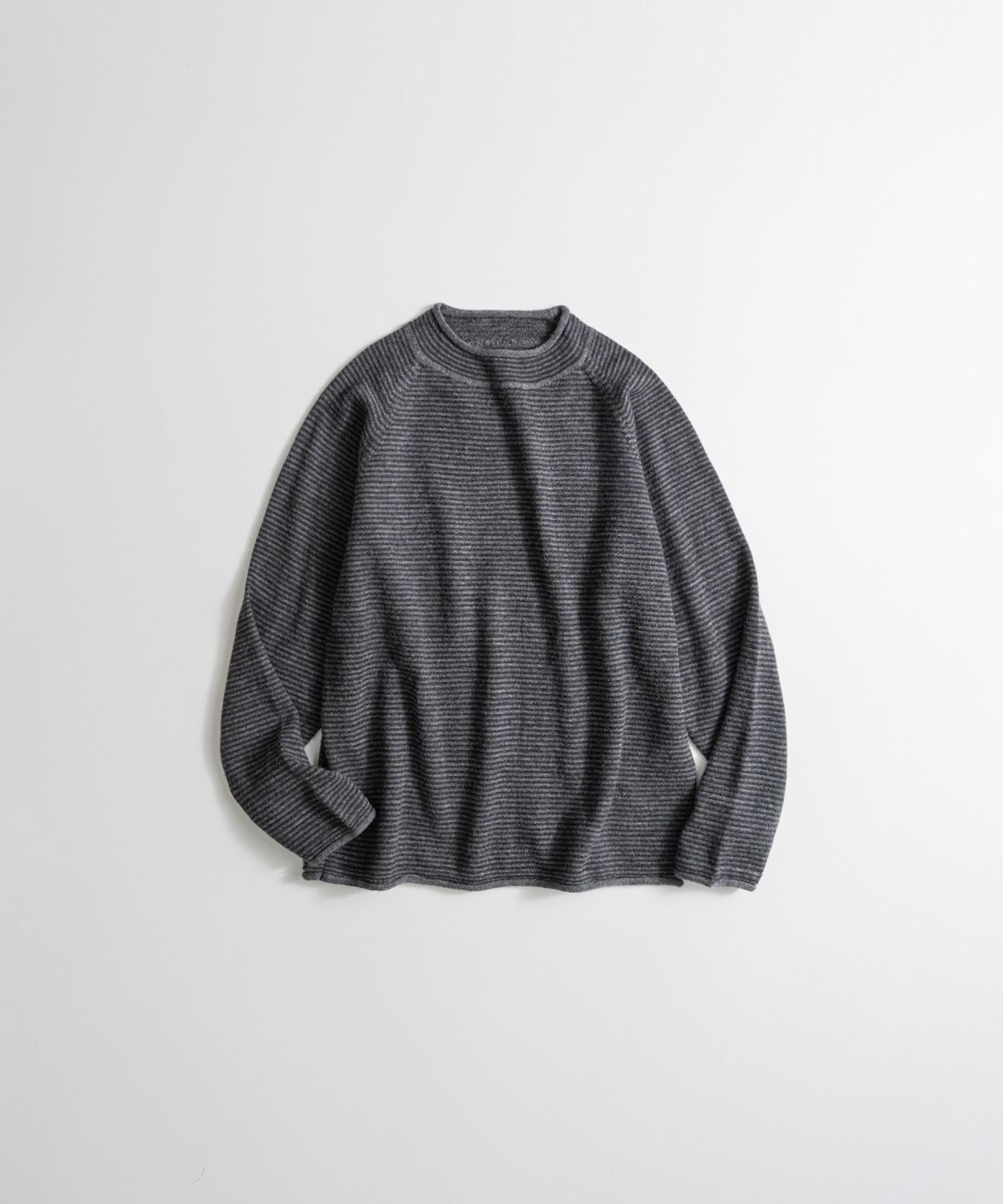 비헤비어(BEHEAVYER) DRY WOOL ROLL NECK L/S KNIT grey/charcoal