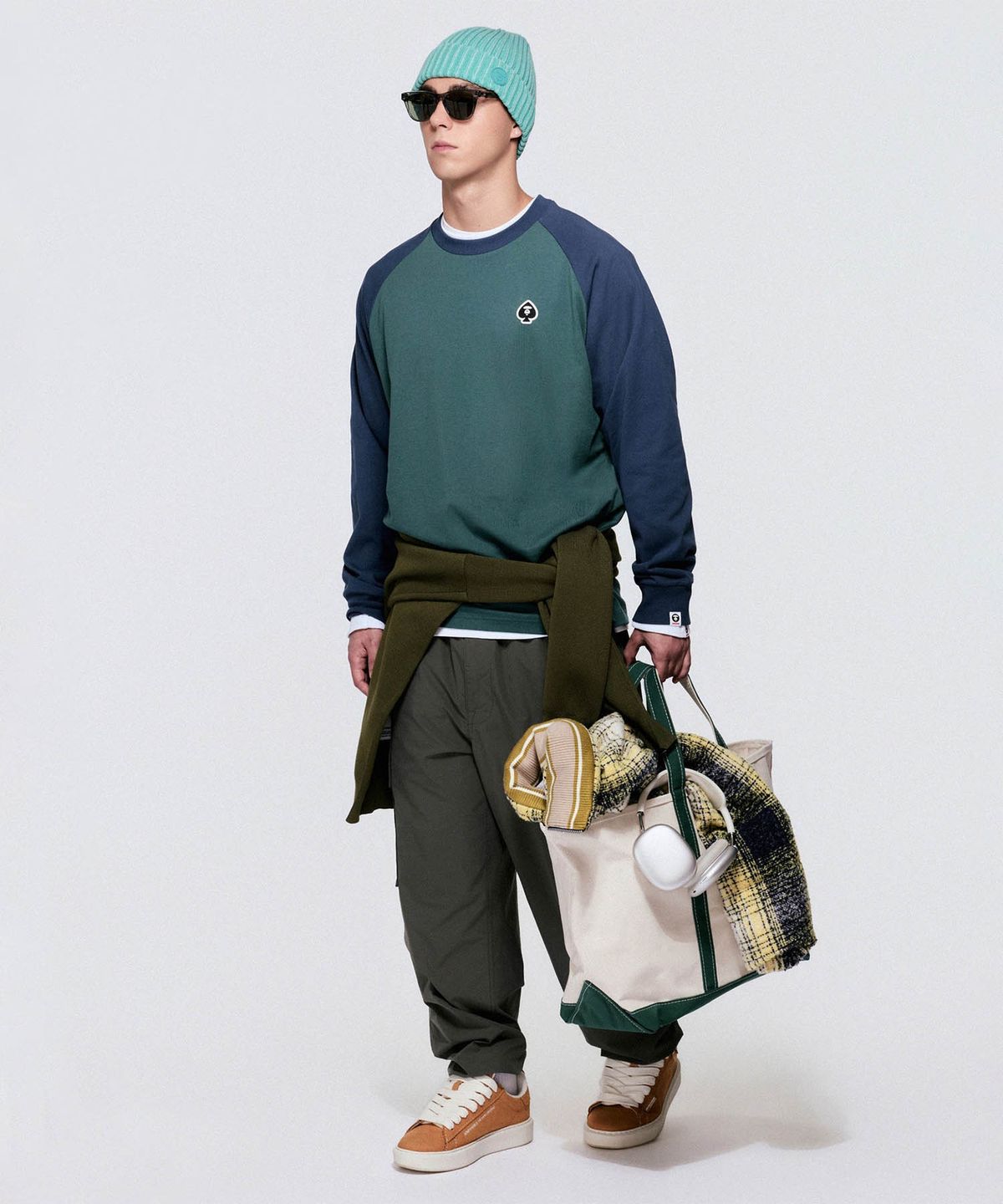 에이프(AAPE) AAPENOW Spades Moonface 로고 롱 티셔츠 네이비 / AAPLTM1948XXRNYL