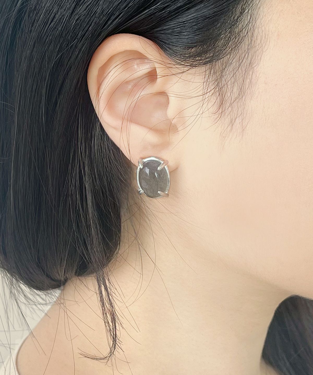 너울(NEOUL) Grandma Earring - Gray Moonstone