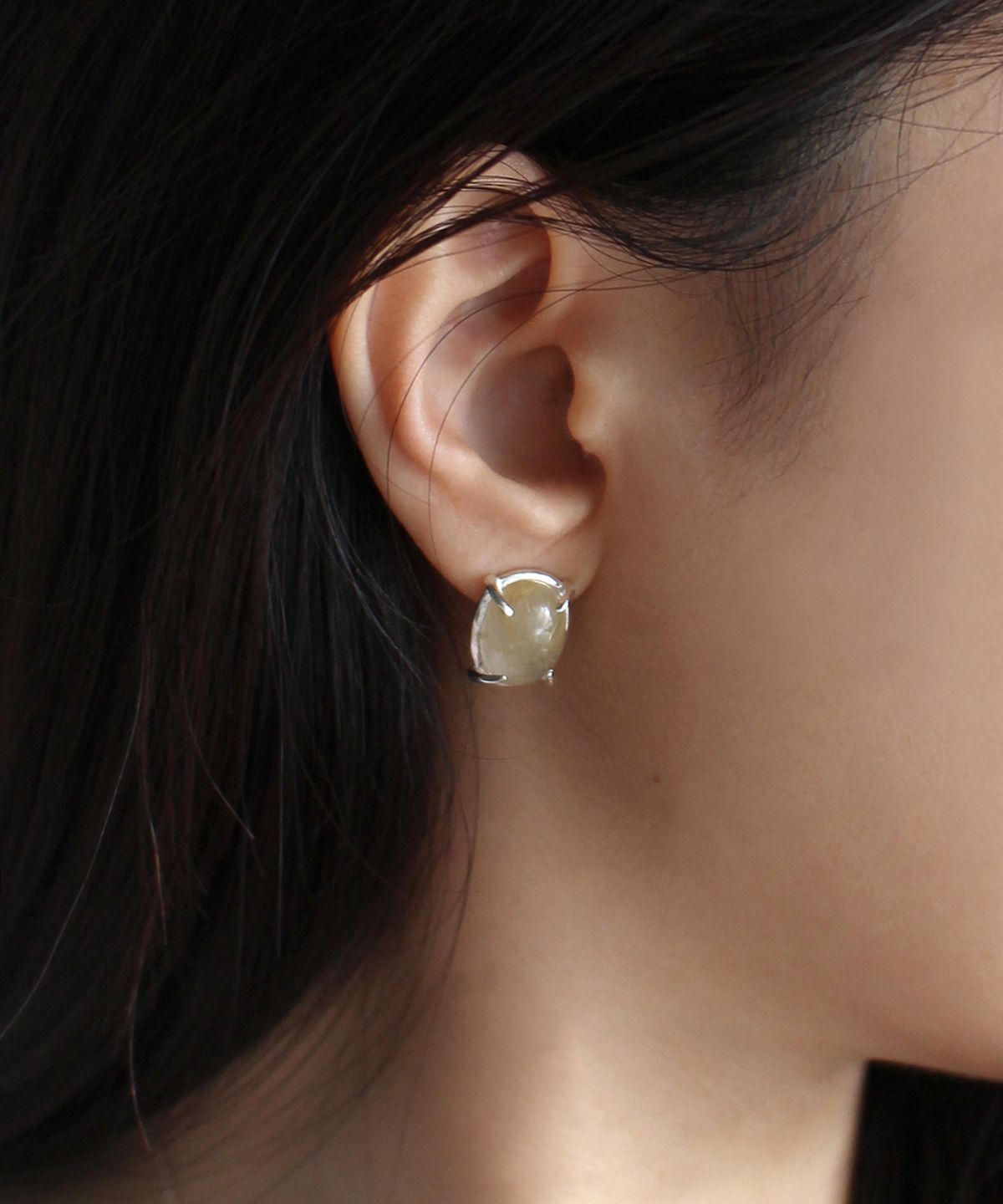 너울(NEOUL) Grandma Earring - Golden Rutile