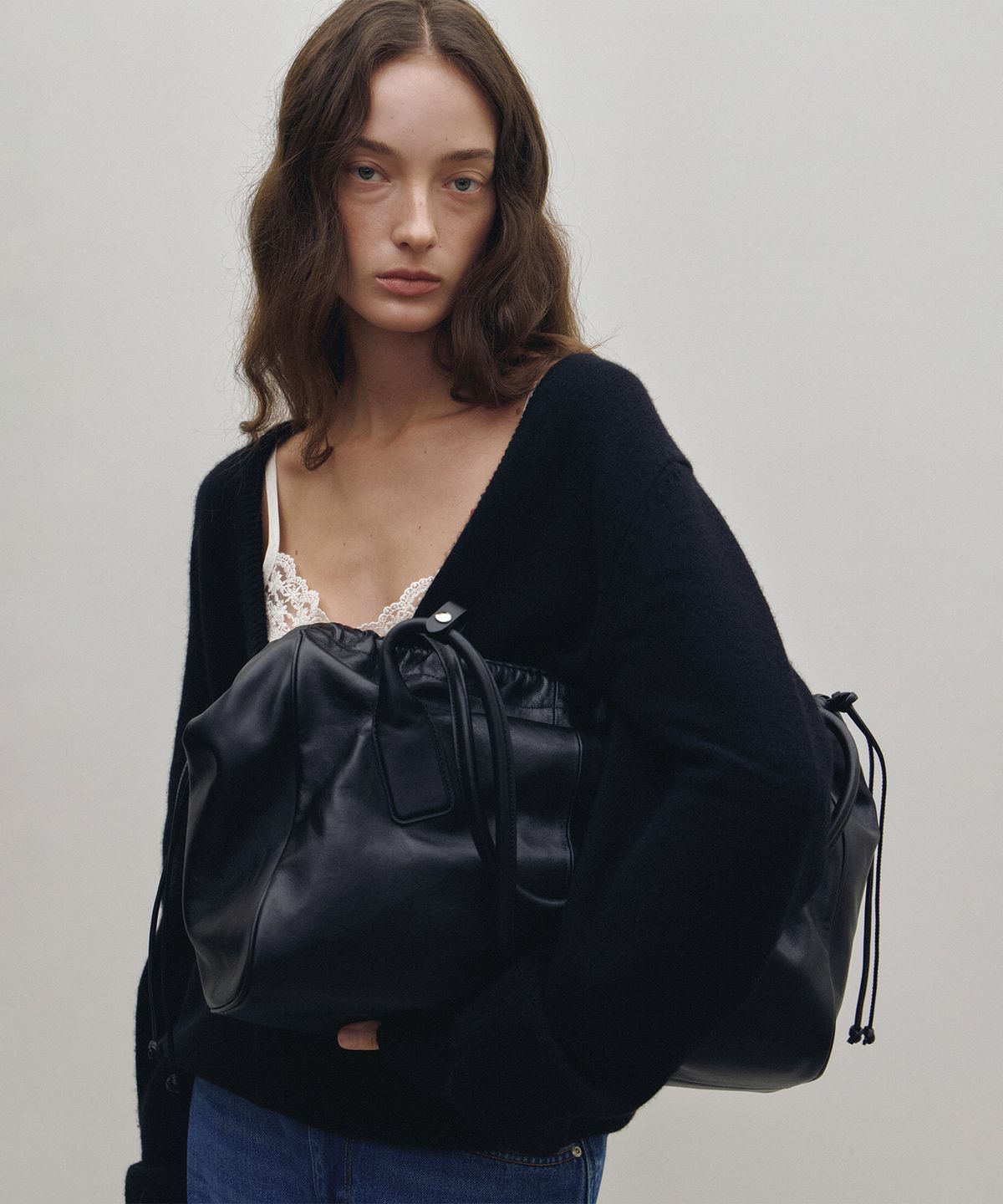 넛넛(NUTNUT) Arc shopper Bag - BLACK