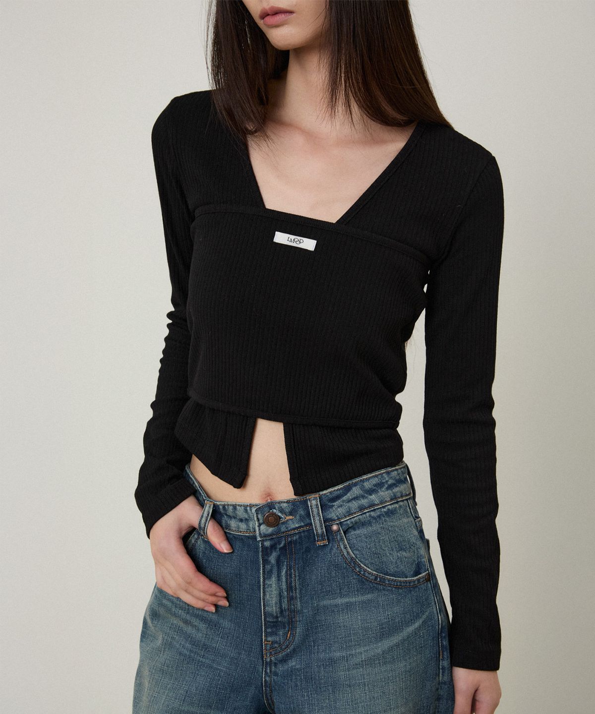 엘무드 우먼(LMOOD WOMEN) SISTER Ribbed Top and Cardigan Black