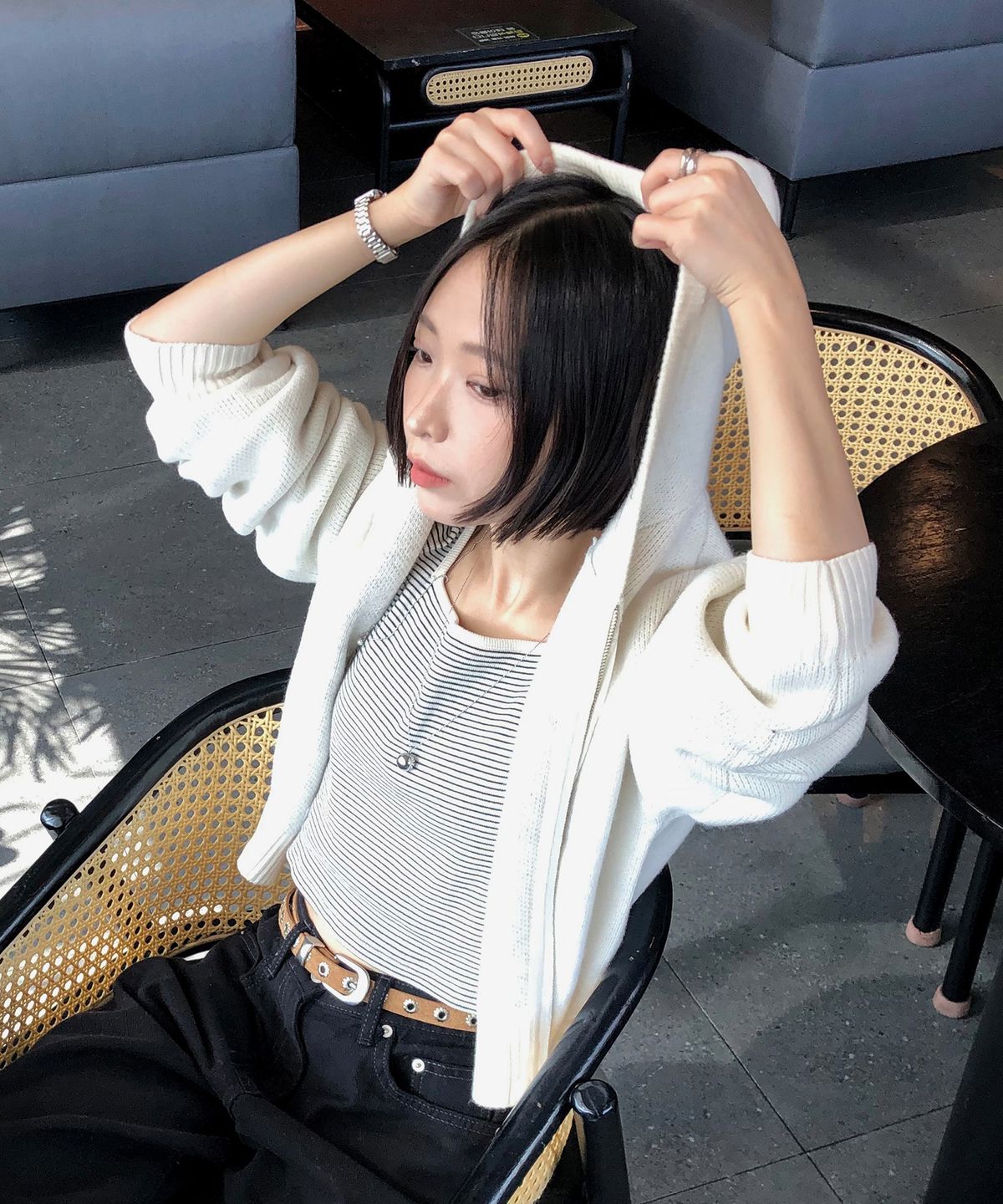 엘무드 우먼(LMOOD WOMEN) TYPO Wool Knit Crop Zip-Up Hoodie Ivory