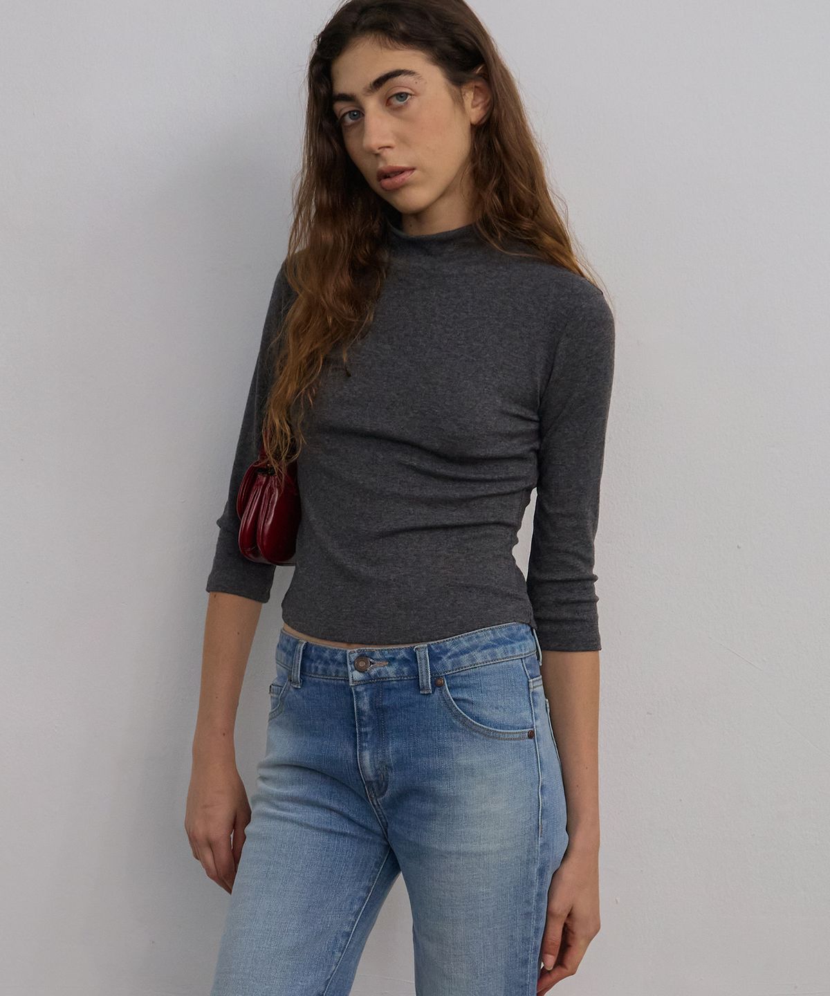 엘무드 우먼(LMOOD WOMEN) CAROLYN Mock Neck 3/4 T-Shirt Charcoal