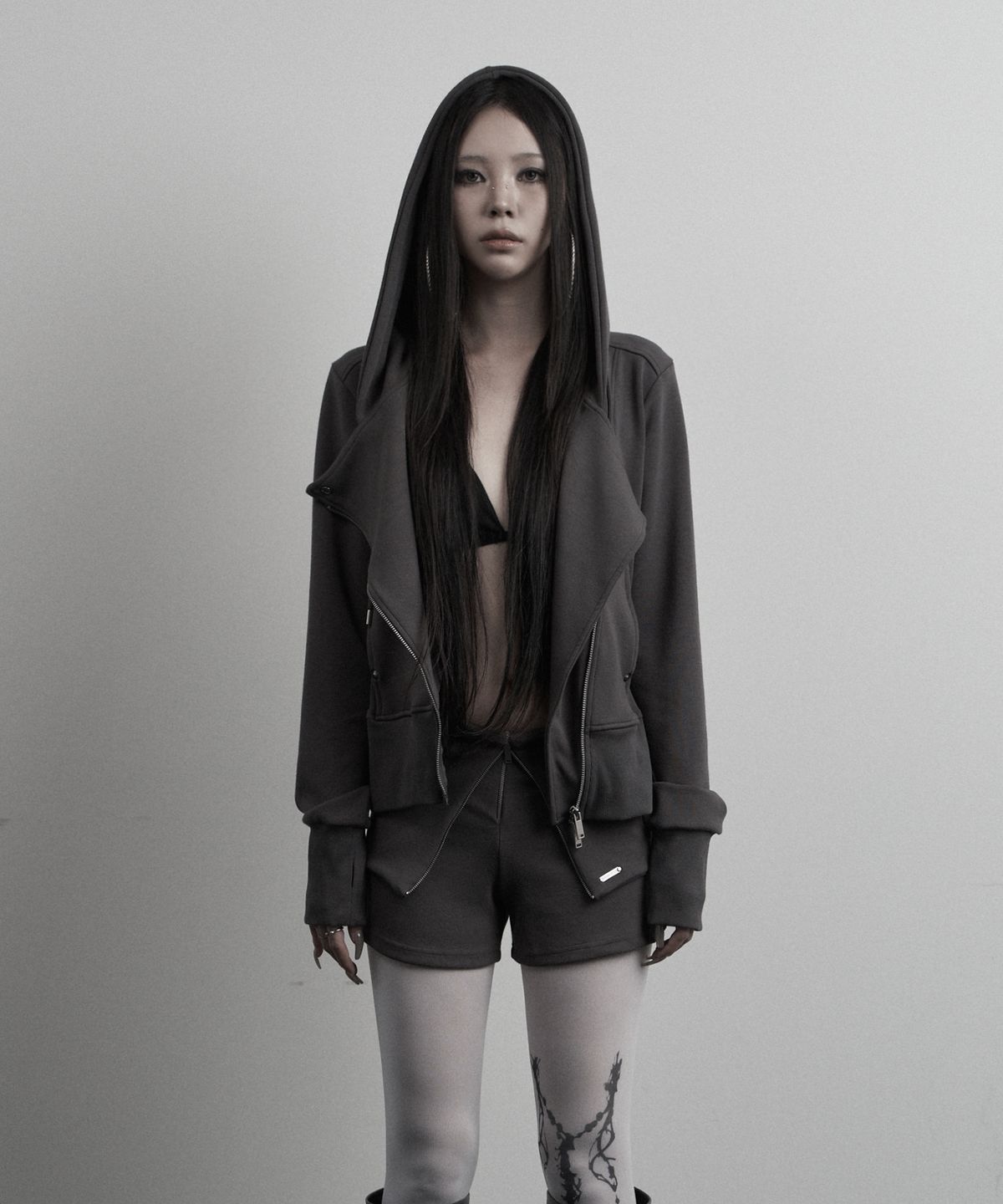 어반유니크 라벨(URBANUNIQUE LABEL) 라이더 엔틱 버튼 후드 집업 (차콜)
