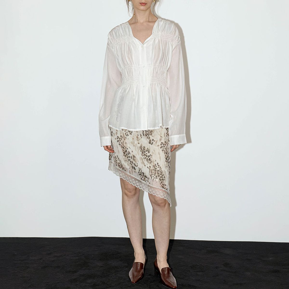웬스데이딜라잇(WEDNESDAY DELIGHT) WD_Asymmetric lace skirt