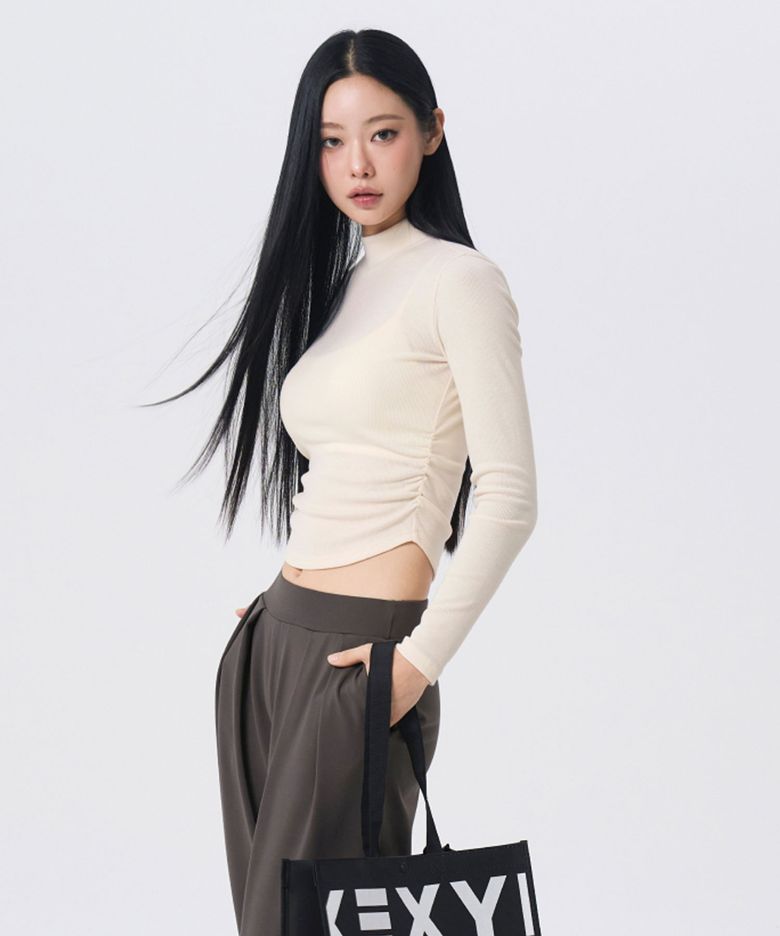 리브드 셔링 모크넥 크롭 롱슬리브 XFL4TU1123