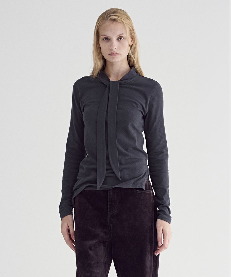 TIE-NECK SLIM FIT TOP [CHARCOAL]