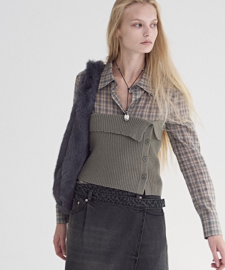 BUTTON-DETAIL BUSTIER KNIT TOP [KHAKI]