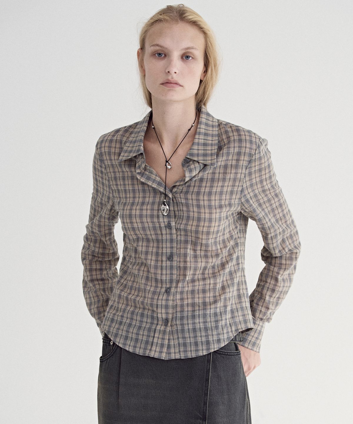 솔티페블(SALTY PEBBLE) SLIM FIT CHECK SHIRT [LIGHT KHAKI]