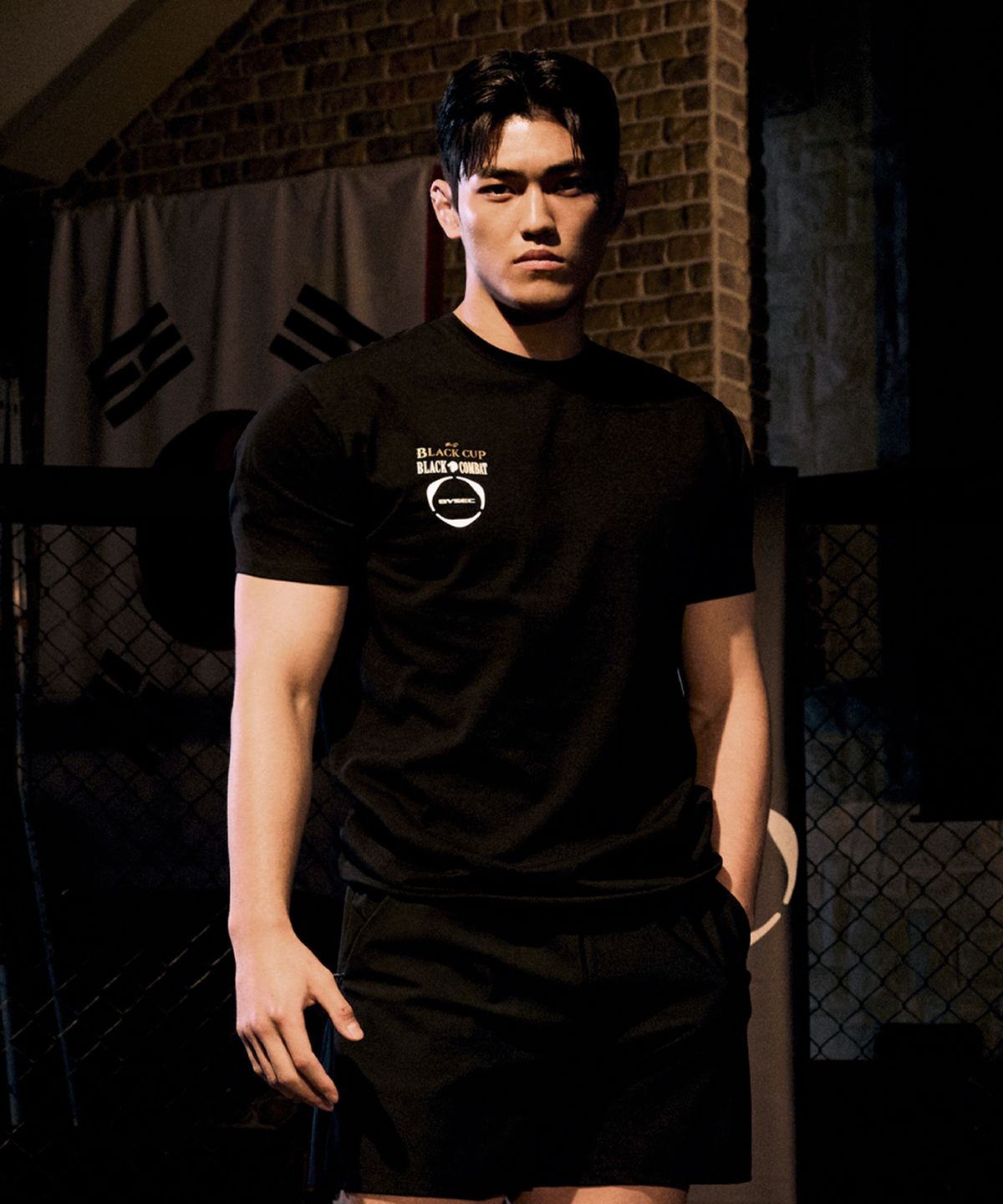바이젝(BYSEC) [BYSEC X BLACKCOMBAT] 머슬 스판 블랙컵 스몰로고 숏슬리브