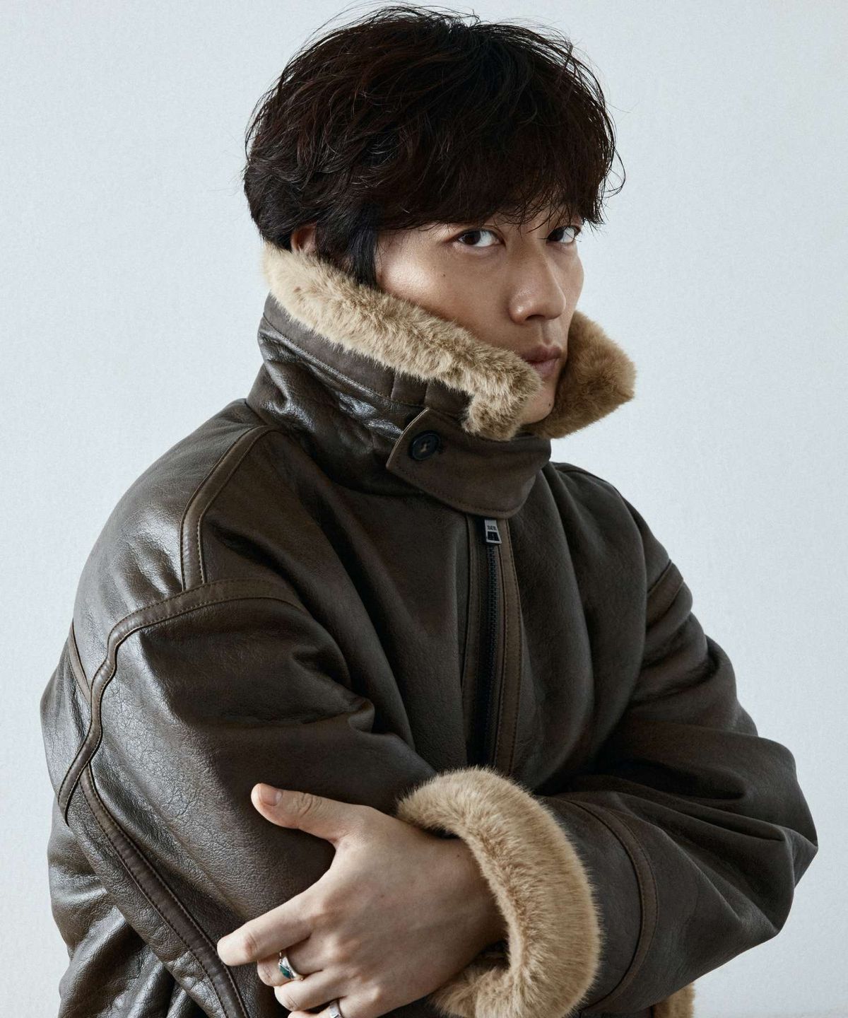 버커루(BUCKAROO) [이동휘 콜라보] 공용 페이크레더 빈티지 하이넥 무스탕