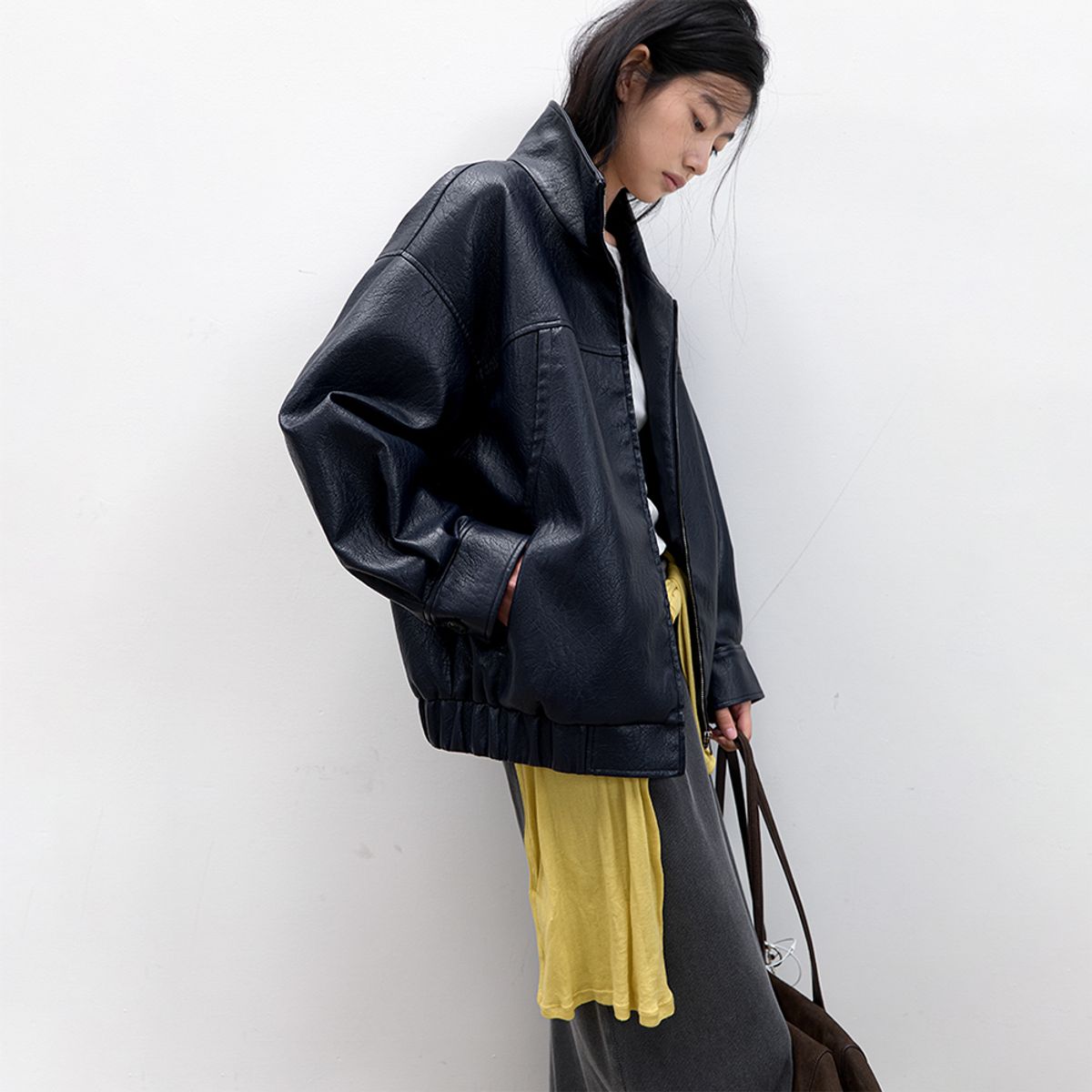 아틀리에 나인(ATELIER NAIN) (JP-609)LEATHER HIGH NECK OVERSIZED JUMPER