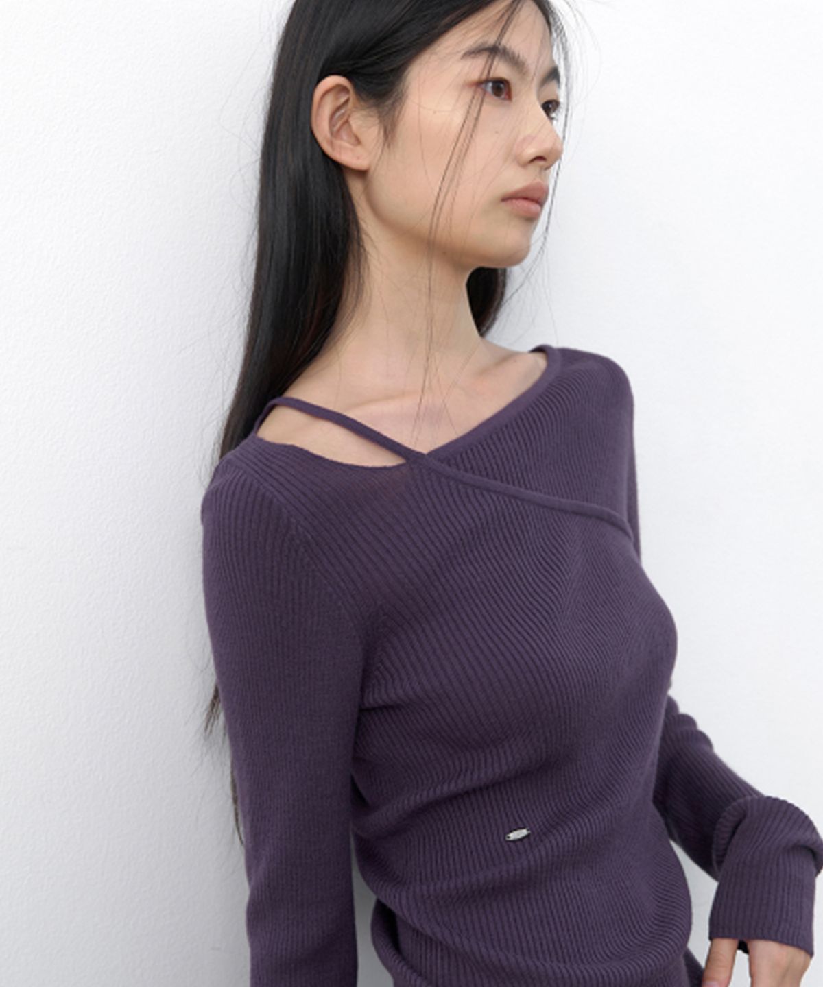 아틀리에 나인(ATELIER NAIN) (T-7299)ASYMMETRY CUT-OUT SLIM KNIT