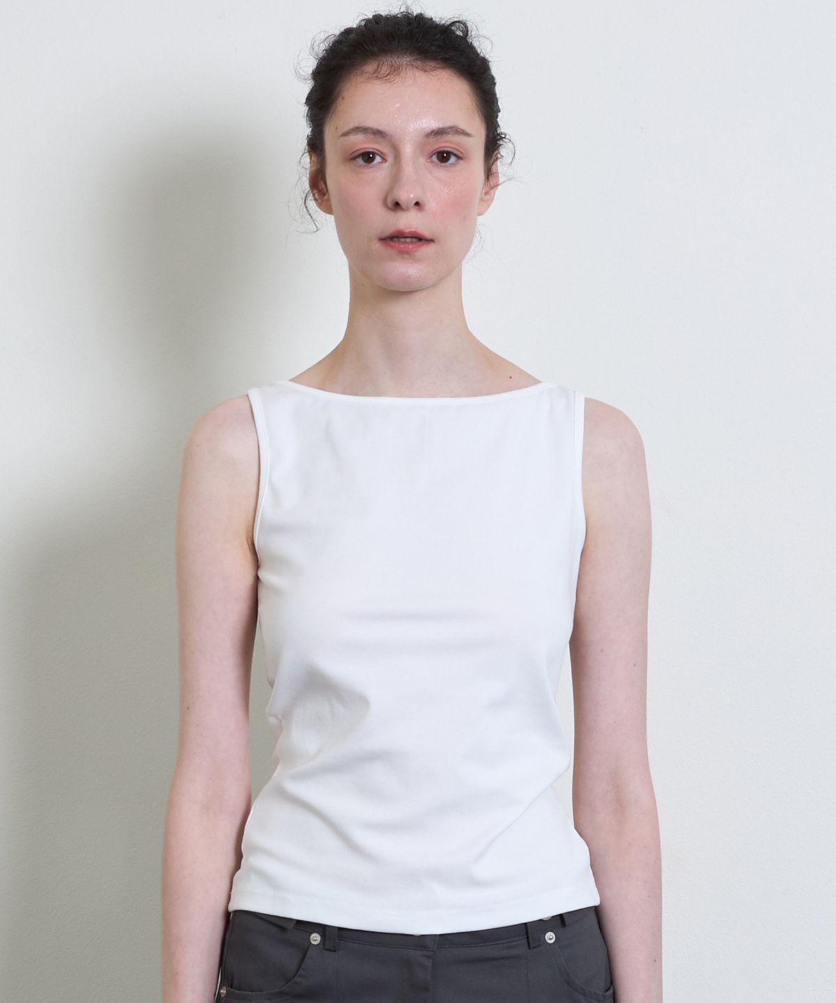 누베르(NUVERE) Flux Boatneck Sleeveless Ivory