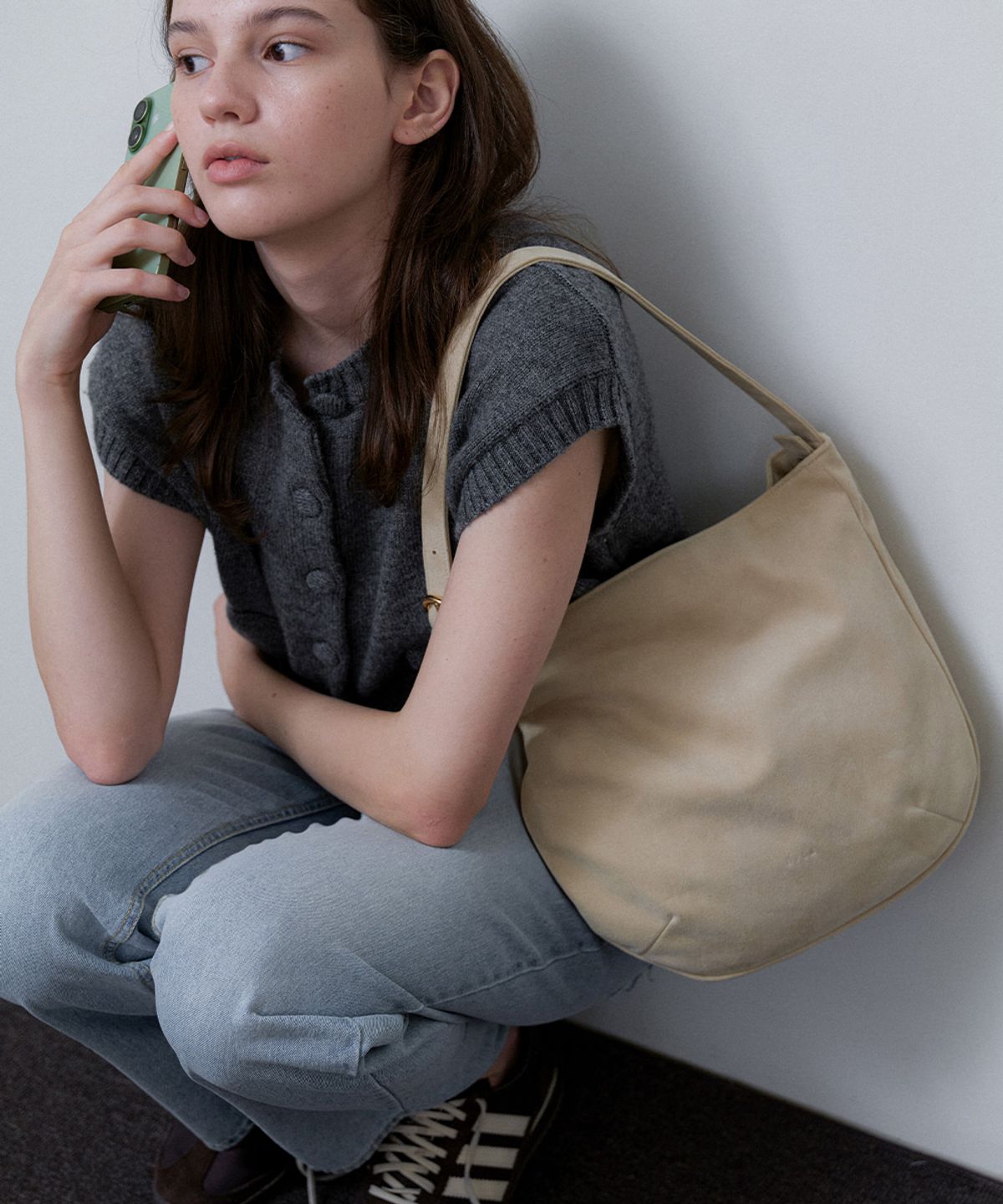 오블라(OVLA) Half moon suede bag 2color BG006